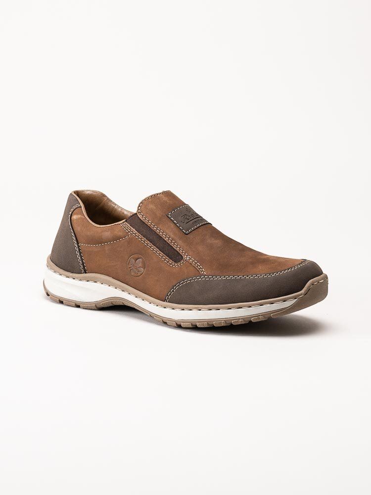 Rieker - Bruna slip on promenadskor i oljad nubuck