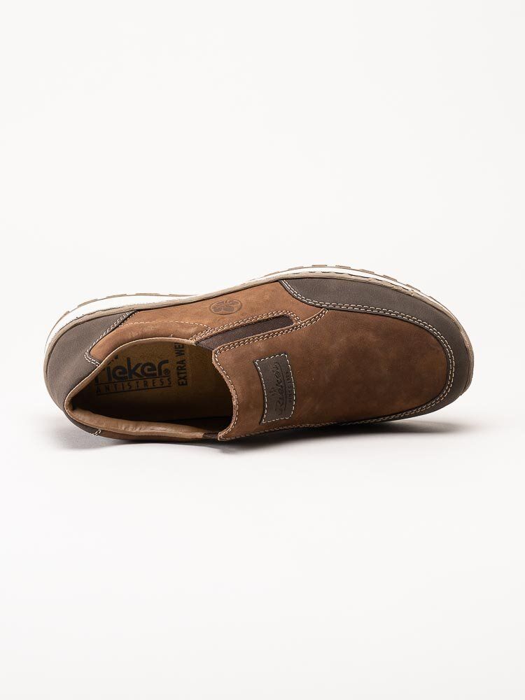 Rieker - Bruna slip on promenadskor i oljad nubuck