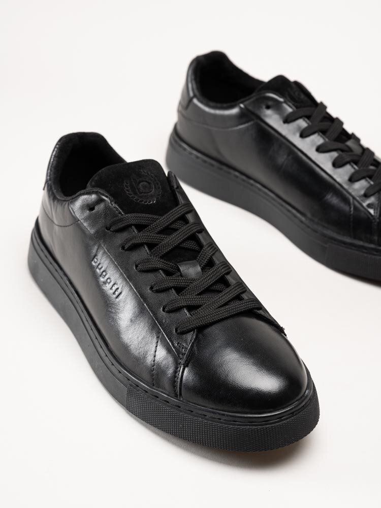 Bugatti - Svarta sneakers i skinn