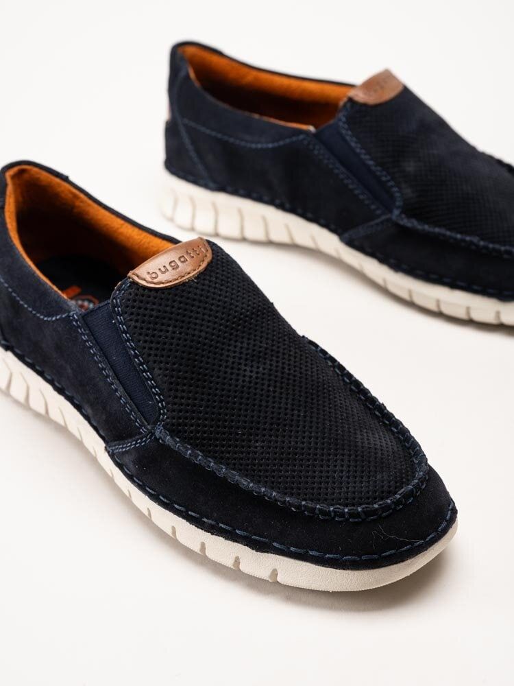 Bugatti - Mörkblå slip on skor i mocka