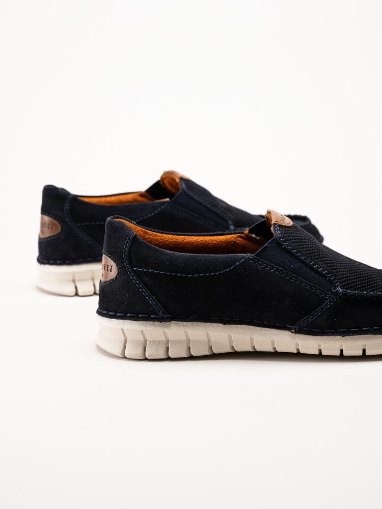 Bugatti - Mörkblå slip on skor i mocka