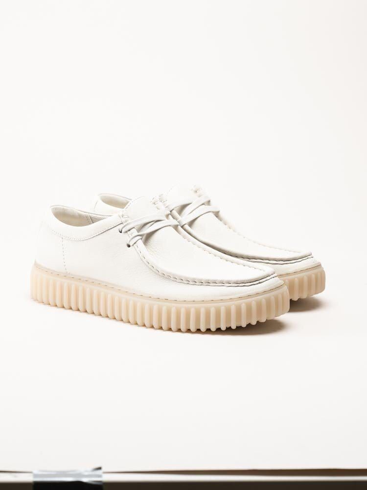 Clarks - Torhill Lo G - Vita skor i mjukt skinn