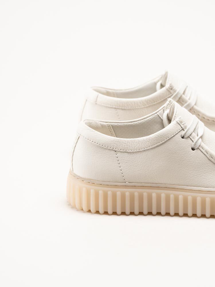 Clarks - Torhill Lo G - Vita skor i mjukt skinn