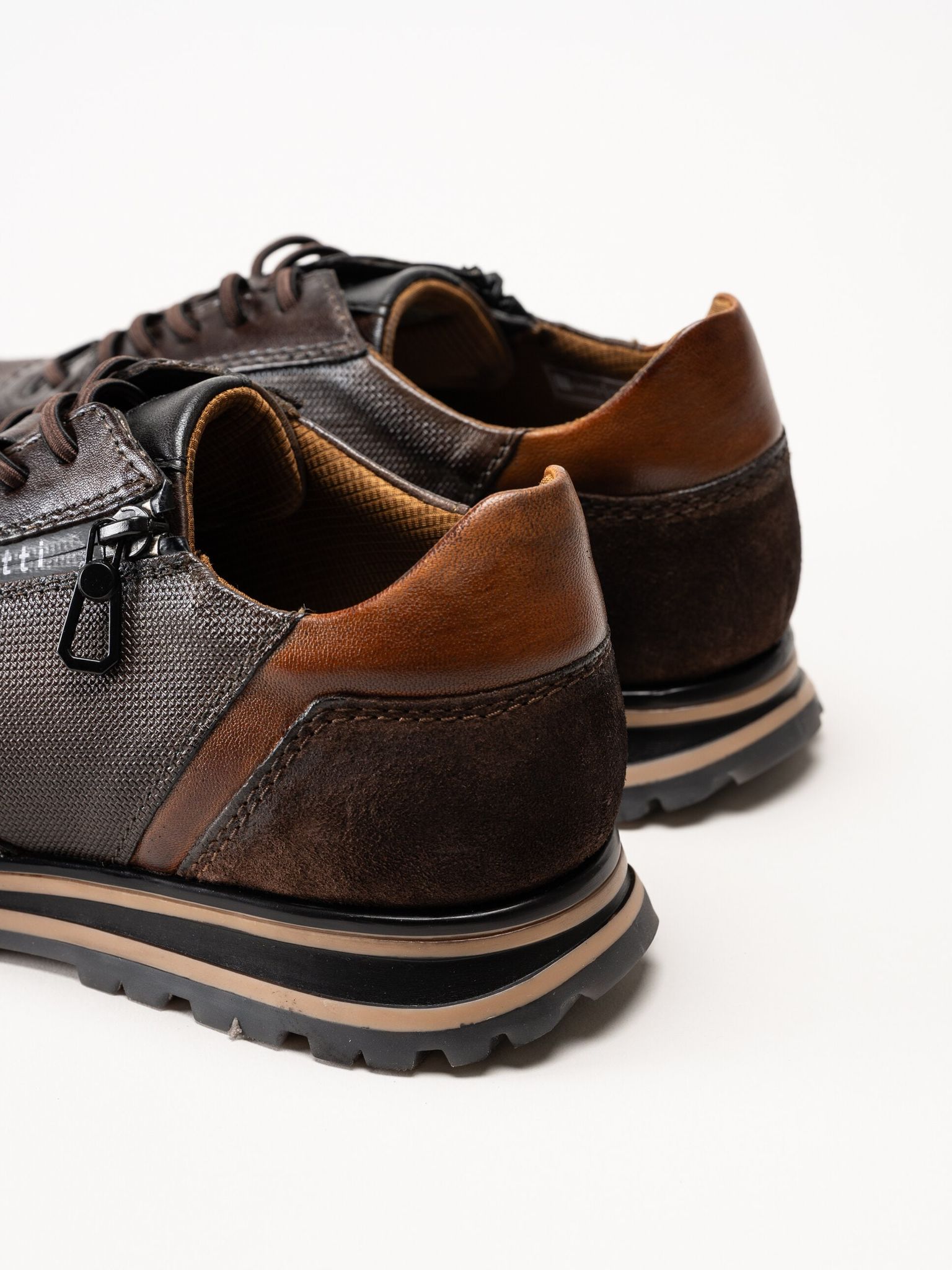 Bugatti - Philip - Mörkbruna sneakers i skinn