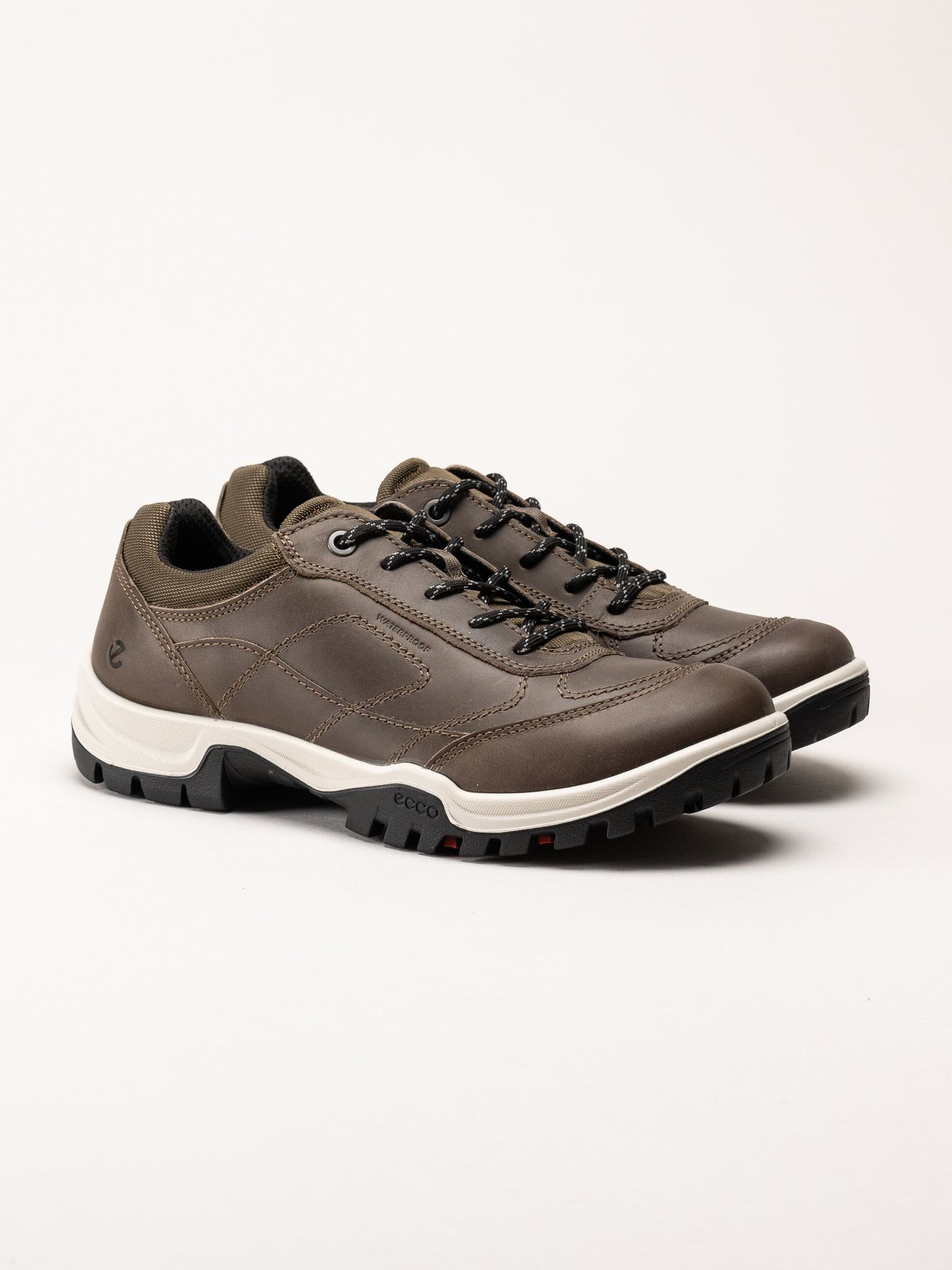 Ecco - Xpedition WP - Bruna promenadskor i oljad nubuck