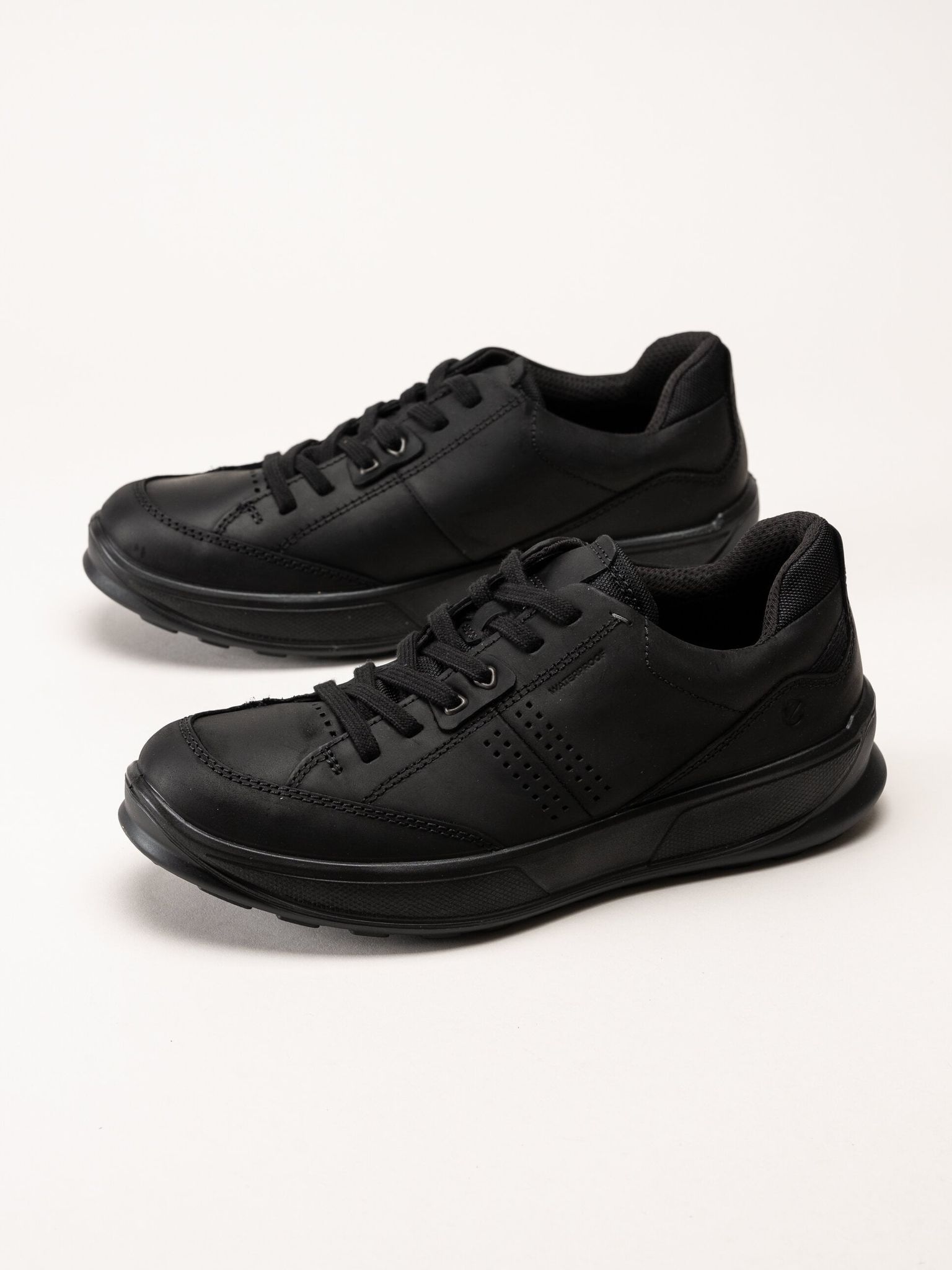 Ecco - Byway 2.0 Shoe WP - Svarta promenadskor i oljat skinn