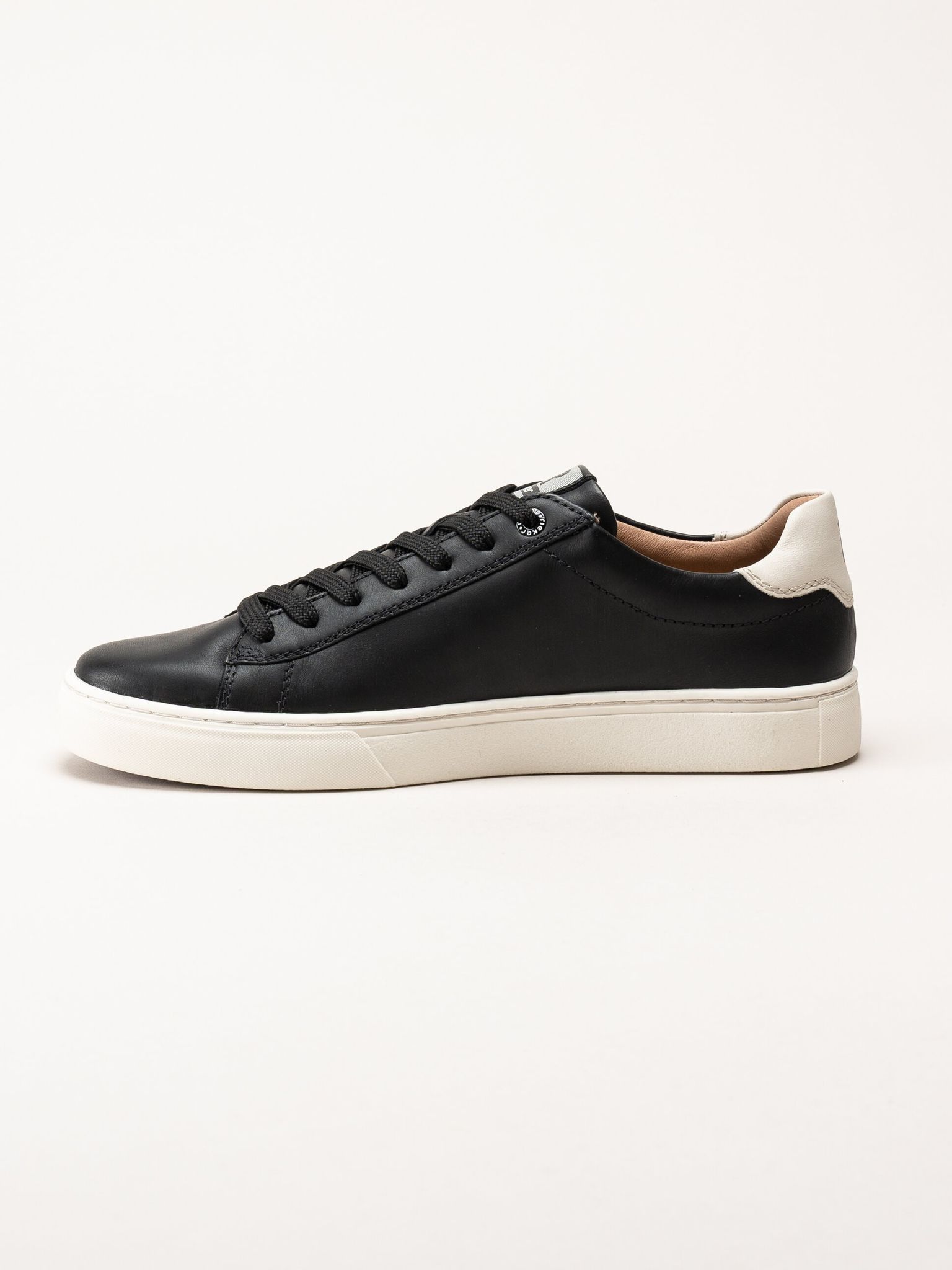 Svarta sneakers i skinn