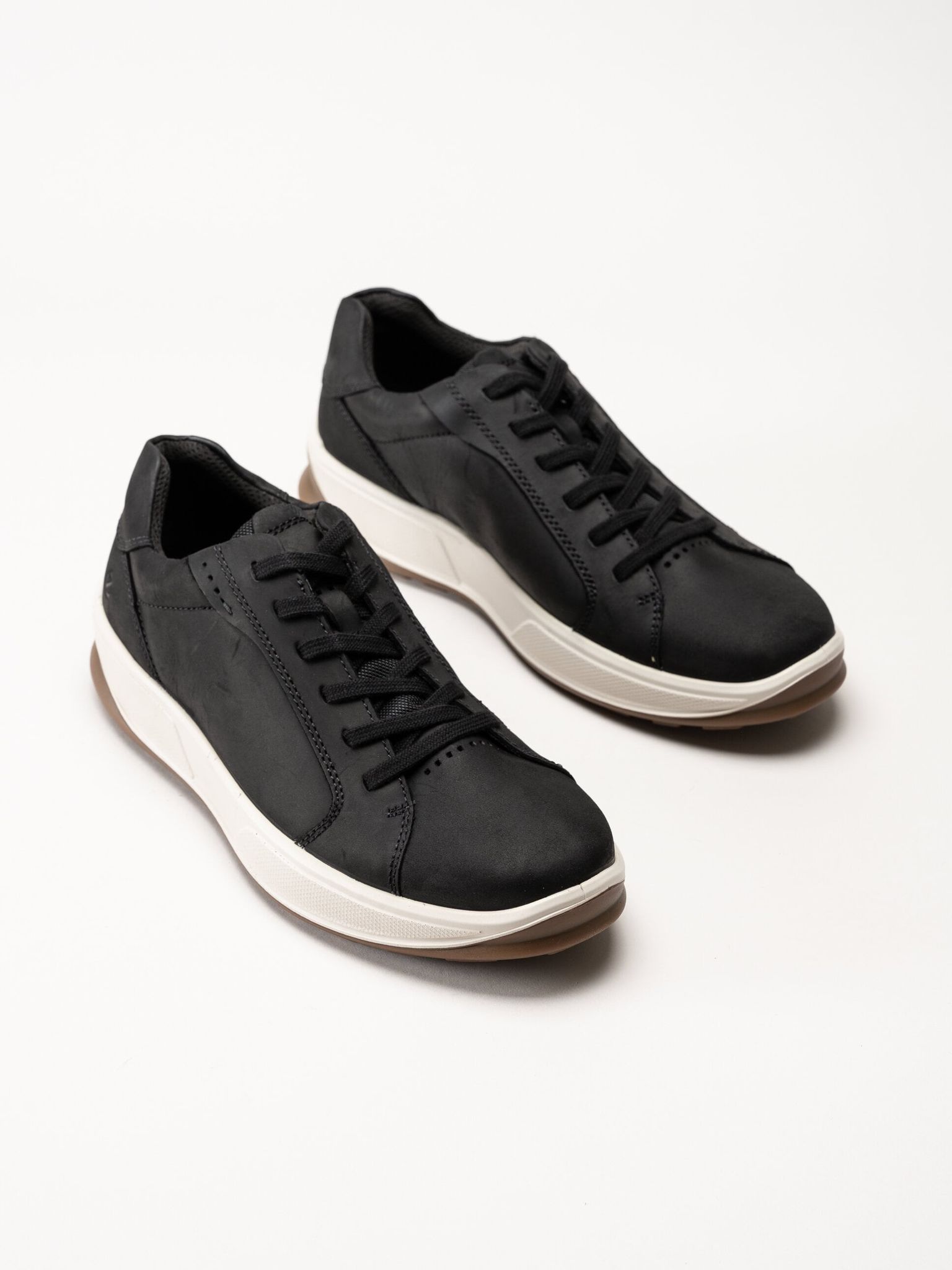 Ecco - Byway 2.0 - Svarta promenadskor i oljad nubuck
