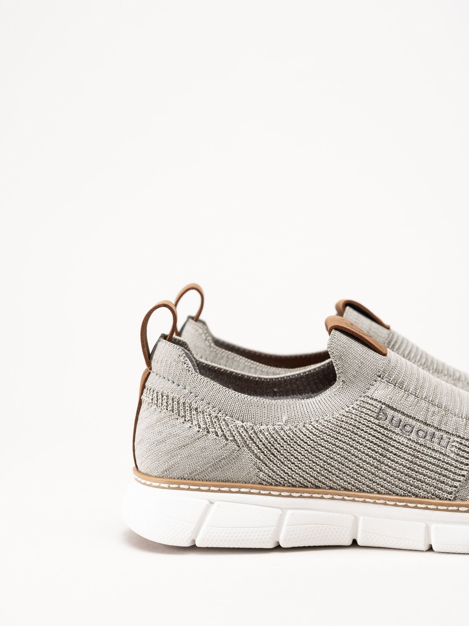 Bugatti - Passadena - Beige slip on sneakers i mesh