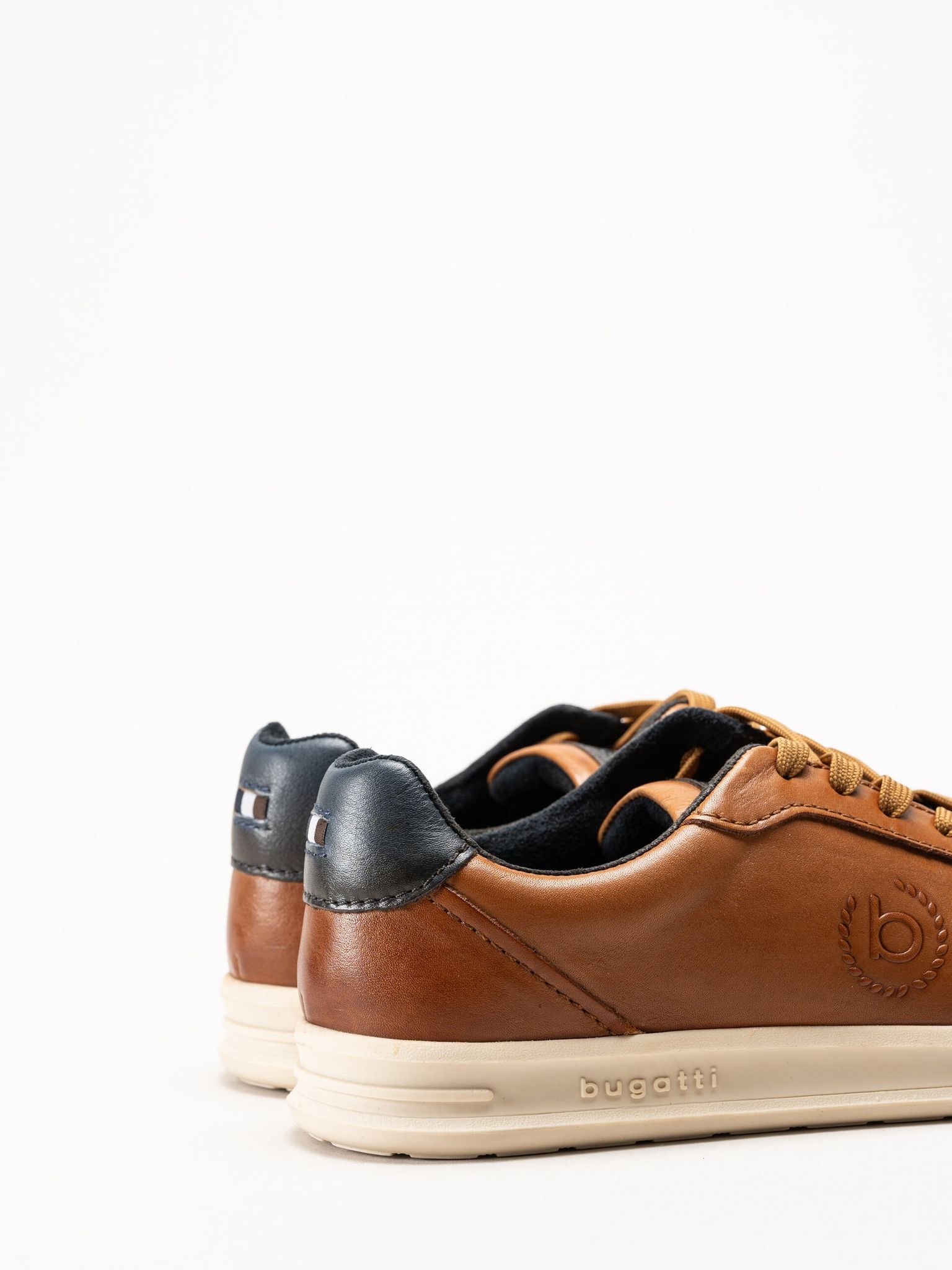 Bugatti - Powder - Ljusbruna sneakers i skinn