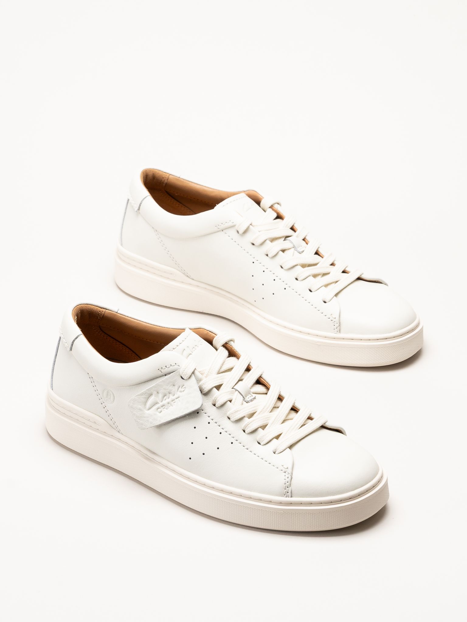 Clarks - Craft Swift - Vita sneakers i skinn