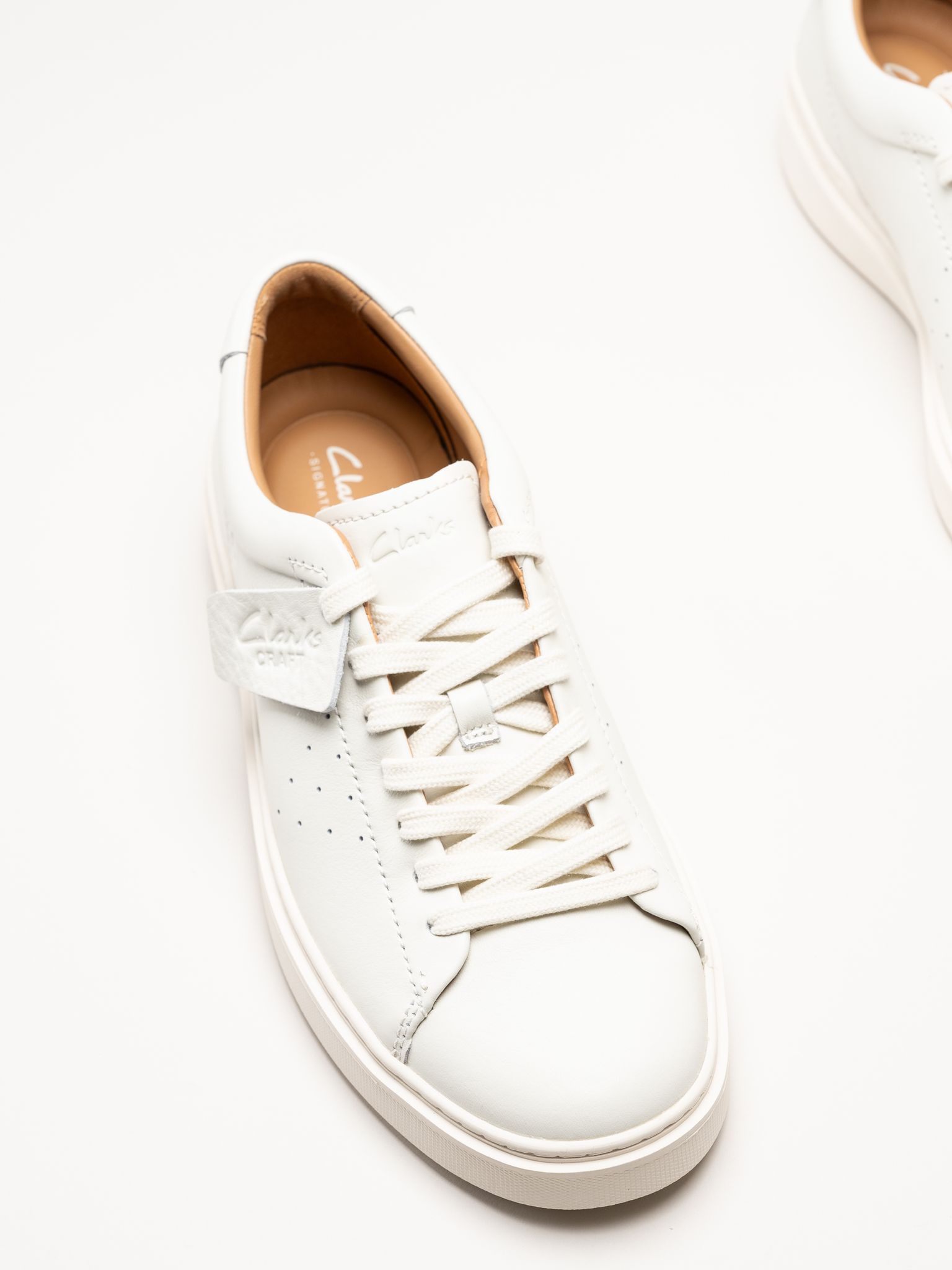 Clarks - Craft Swift - Vita sneakers i skinn
