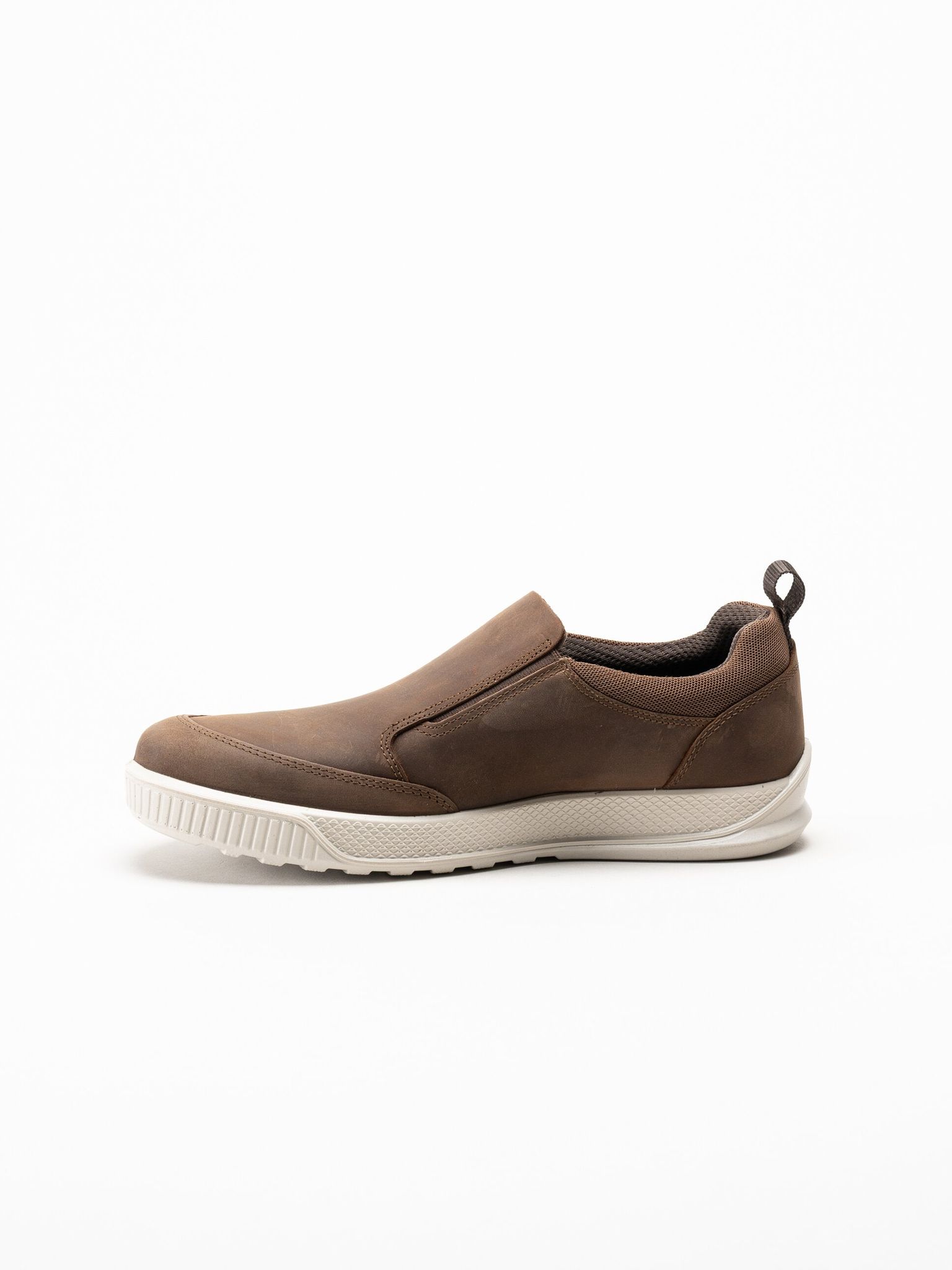 Ecco - Byway M Slip-On - Bruna slip on skor i oljad nubuck