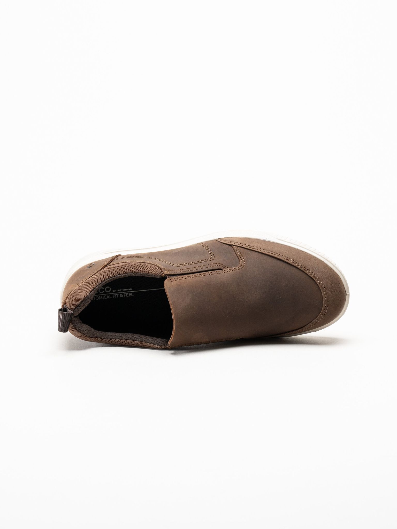 Ecco - Byway M Slip-On - Bruna slip on skor i oljad nubuck
