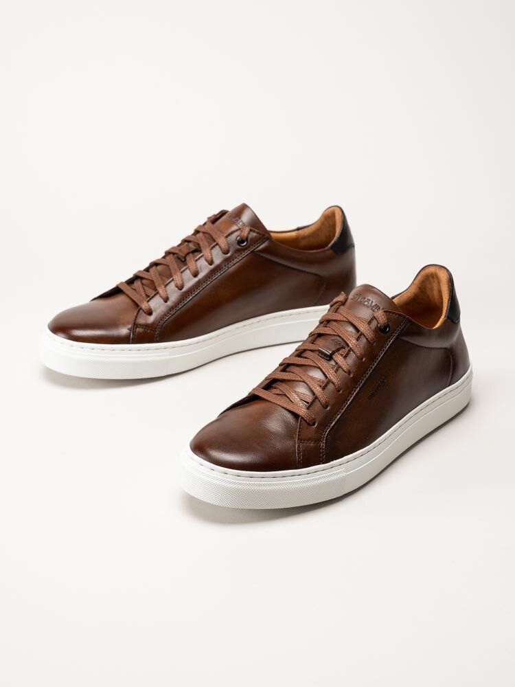 Strömberg - Arezzo - Bruna sneakers i skinn