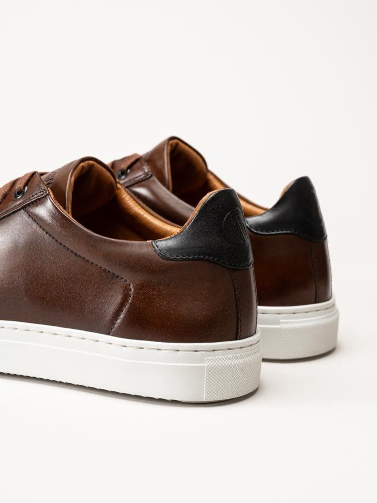 Strömberg - Arezzo - Bruna sneakers i skinn