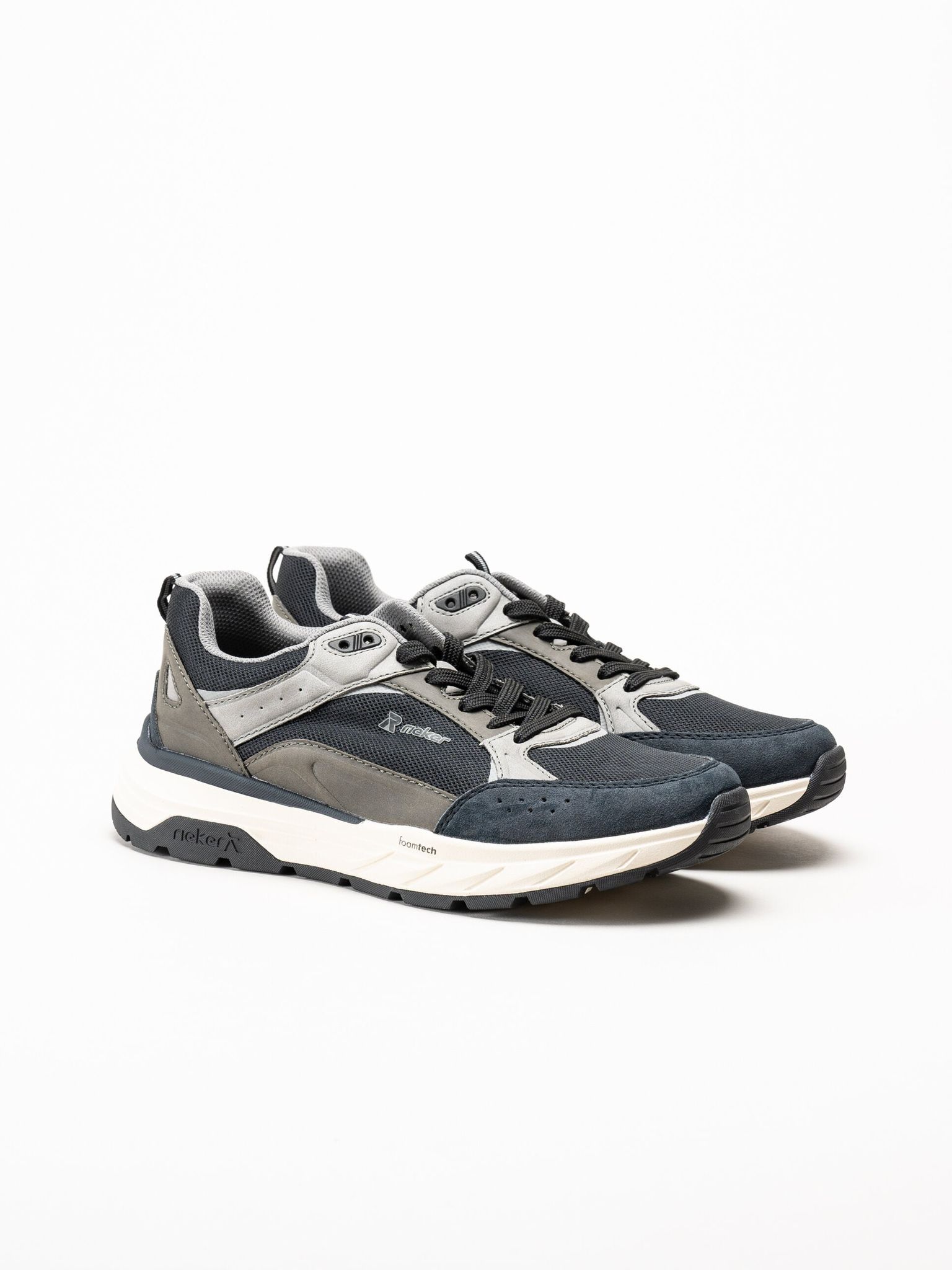 Rieker - Svarta sneakers i textil