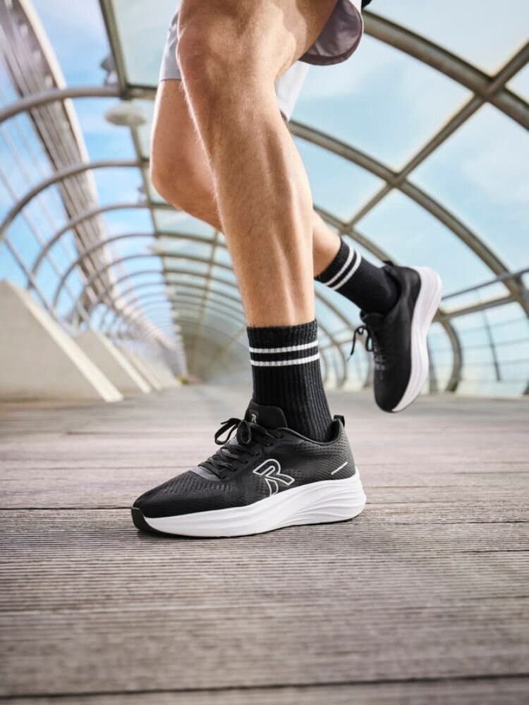 Rieker - Svarta sneakers i mesh