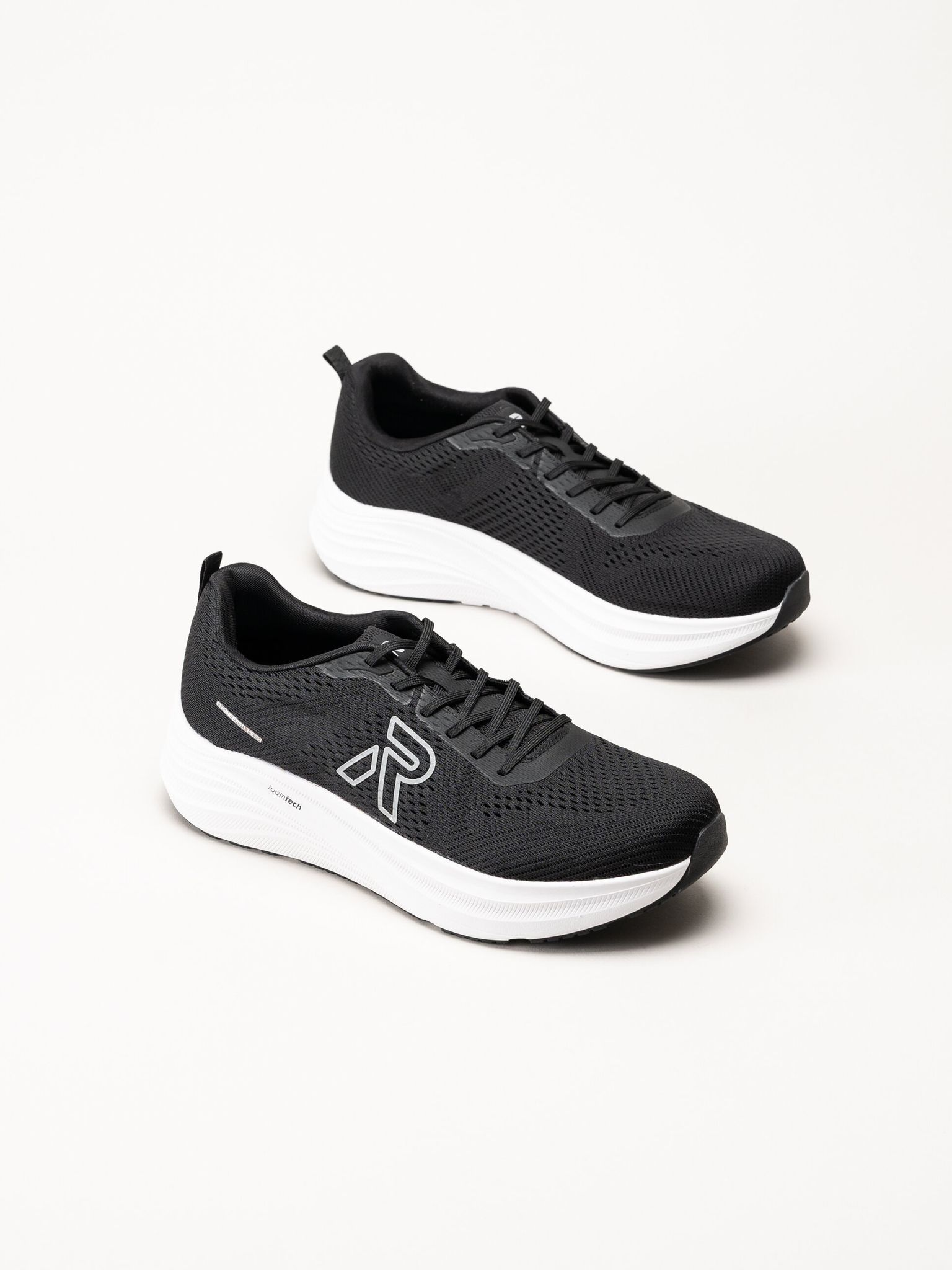 Rieker - Svarta sneakers i mesh