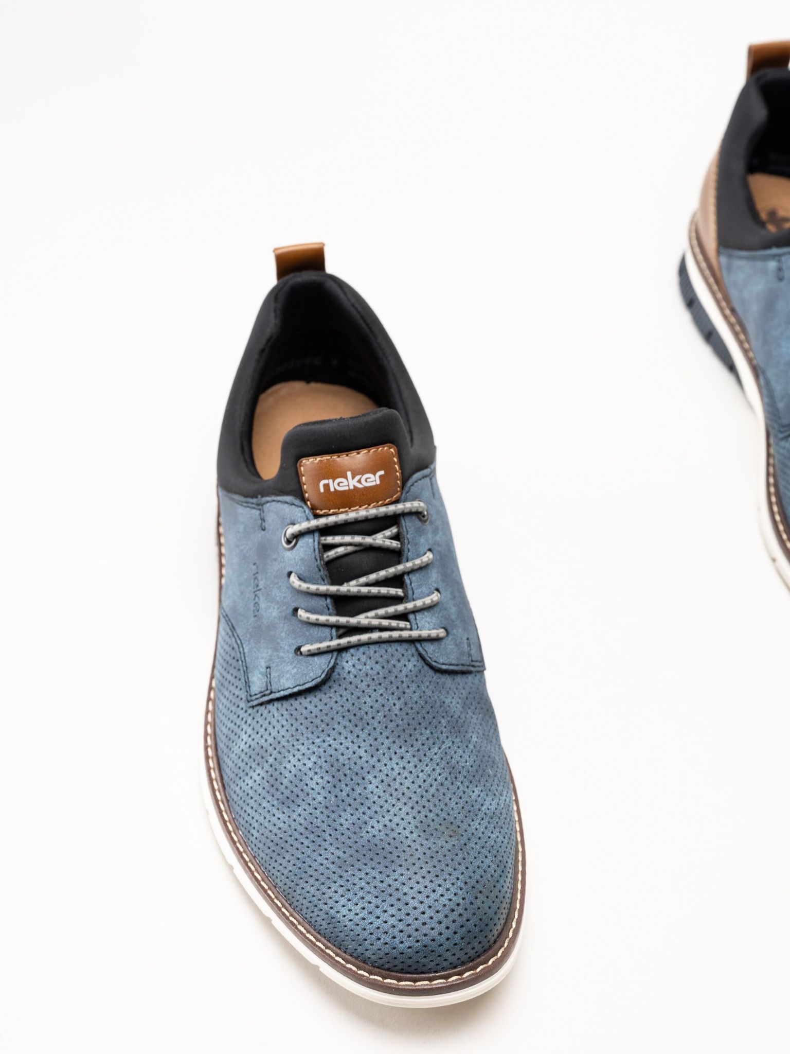 Rieker - Ljusblå slip on sneakers