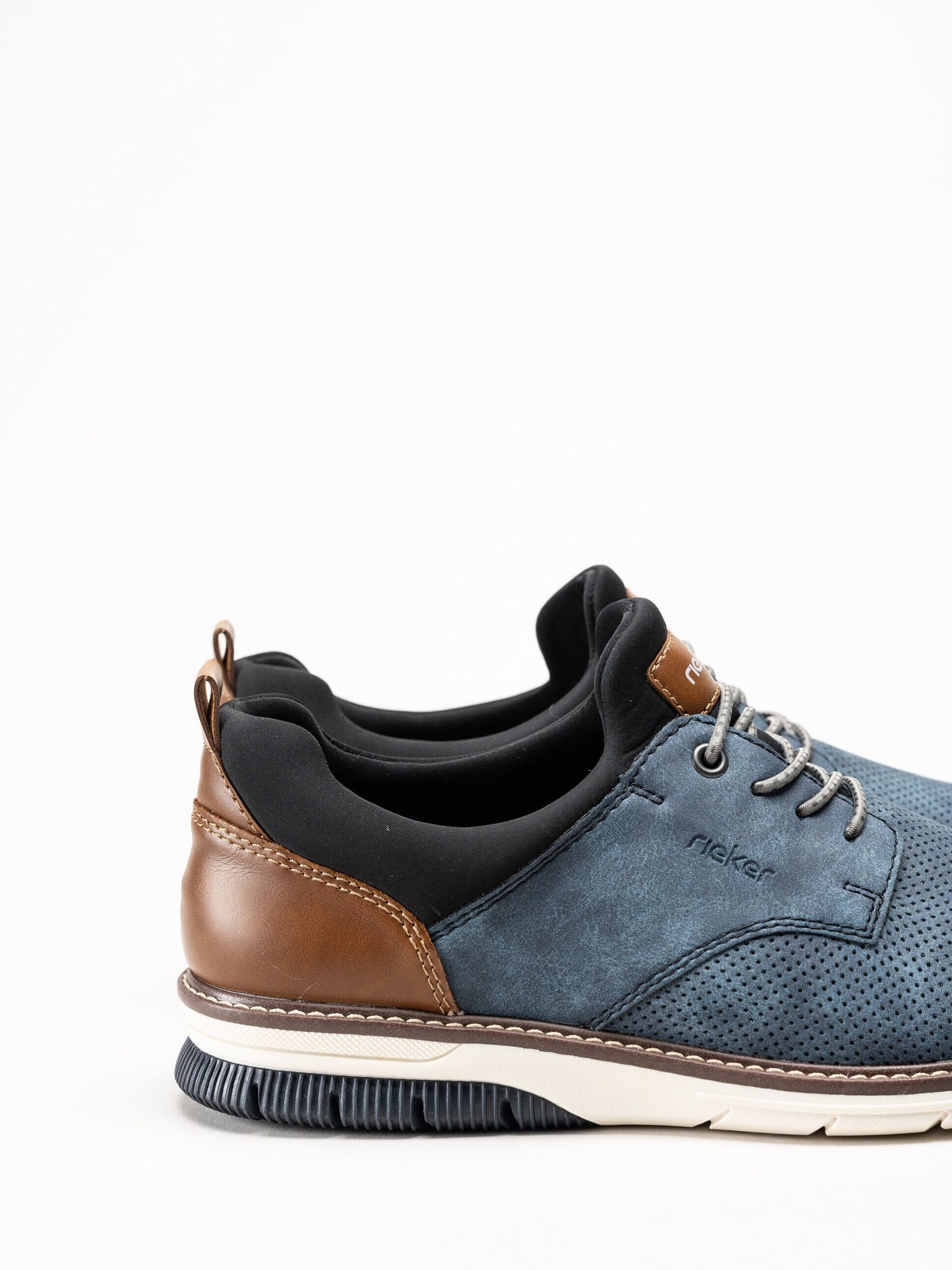 Rieker - Ljusblå slip on sneakers