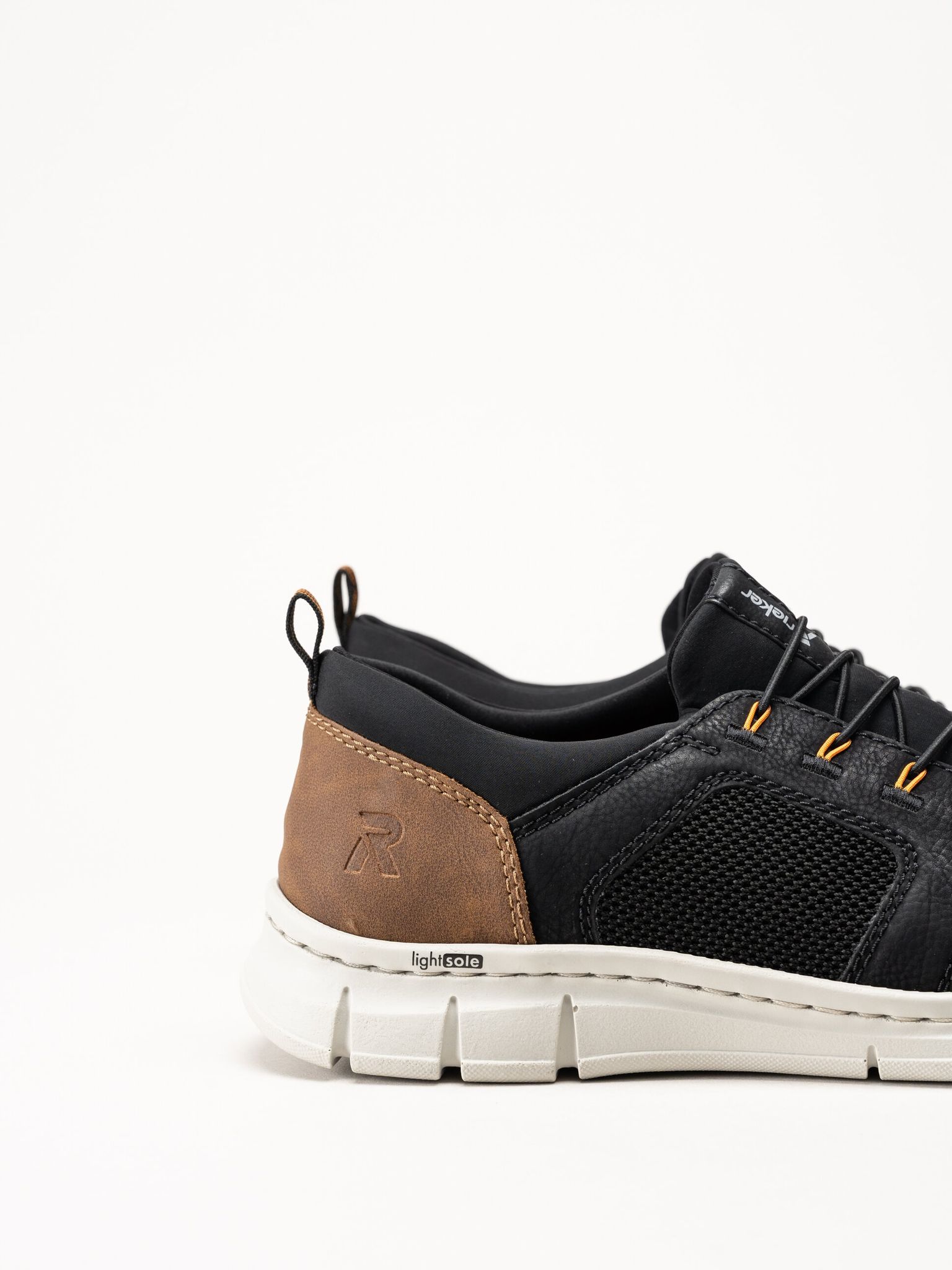Rieker - Svarta slip on sneakers