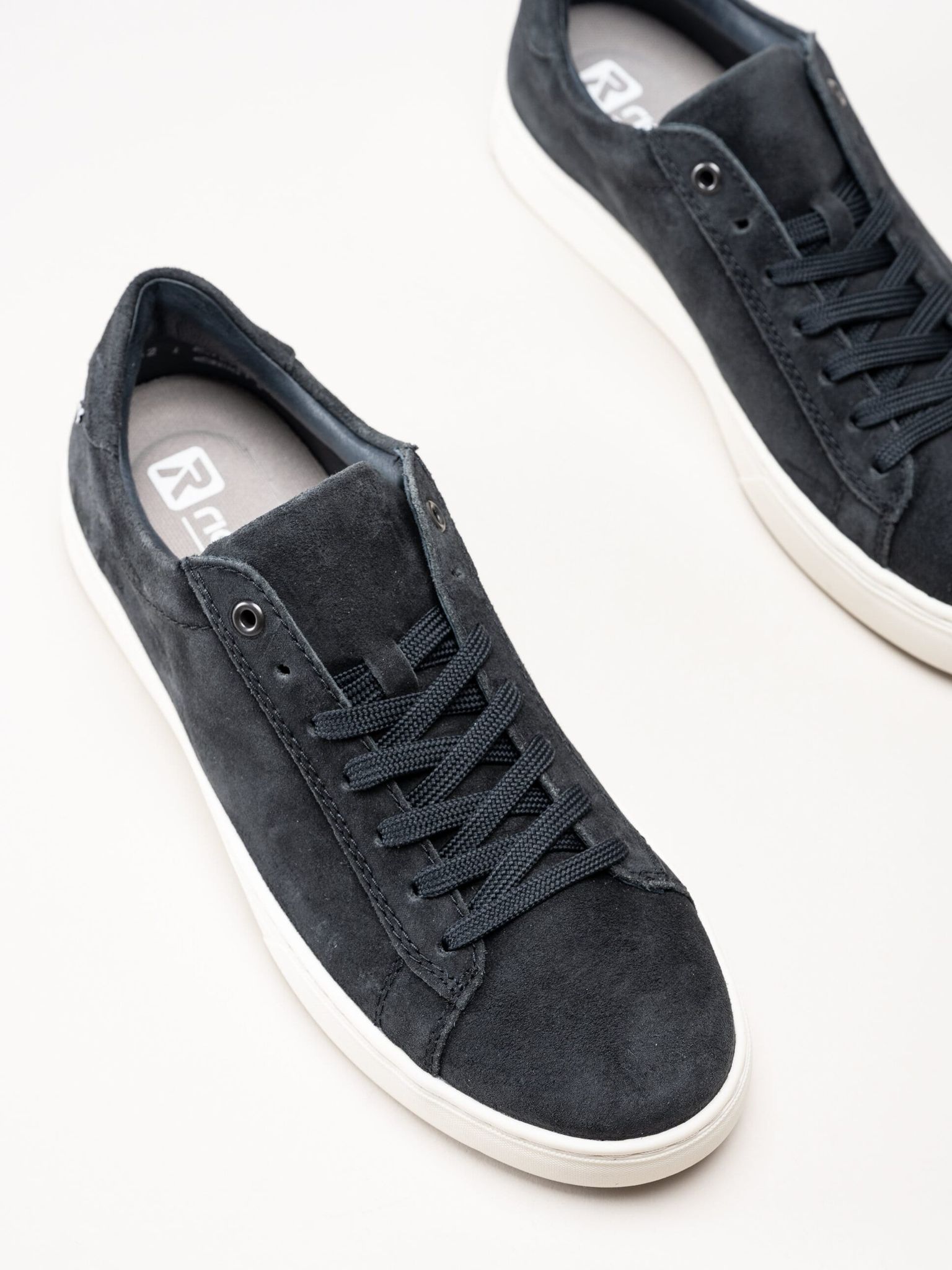Rieker - Mörkblå sneakers i mocka