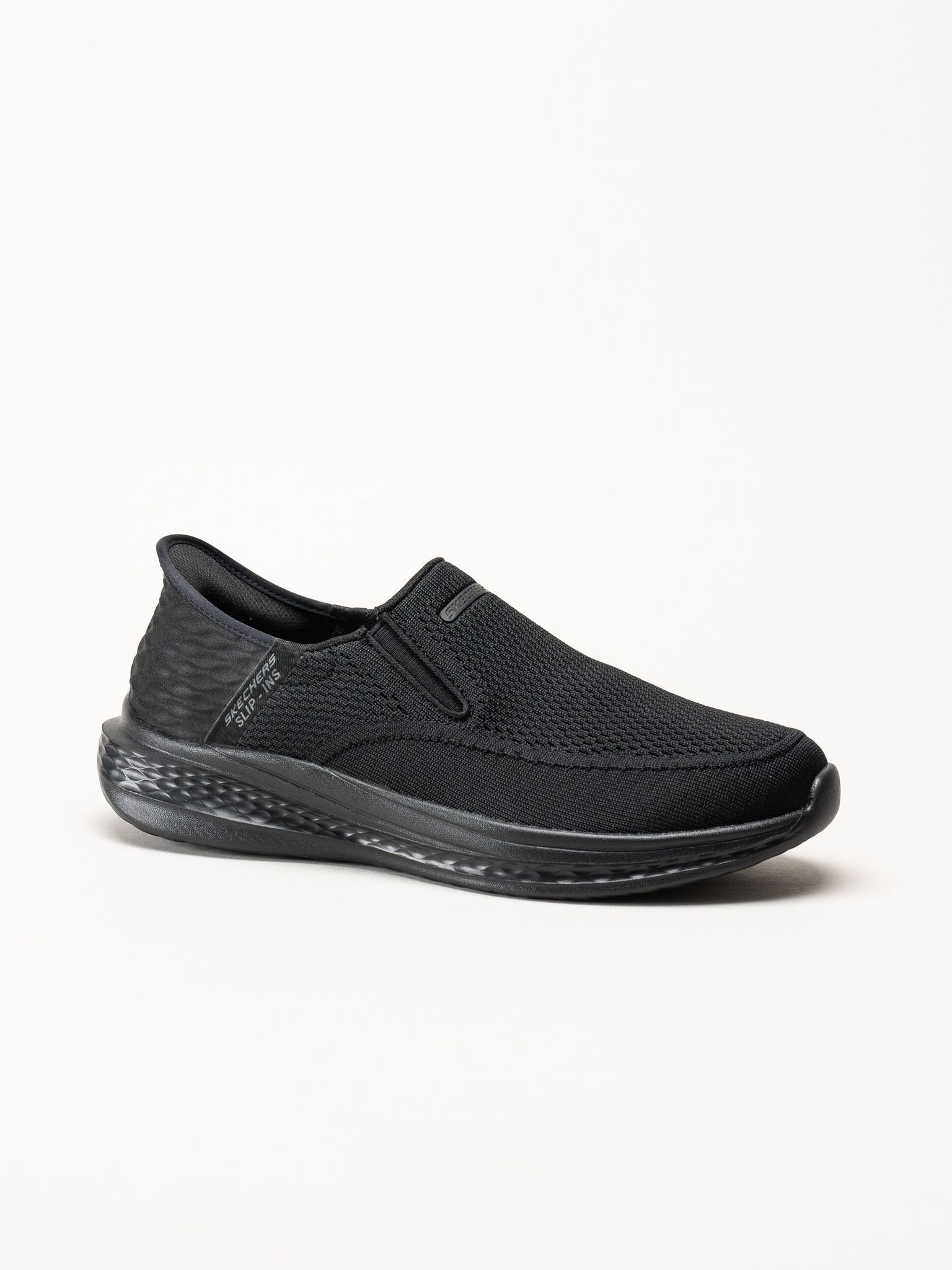 Skechers - Relaxed Fit - Svarta slip ins sneakers i mesh