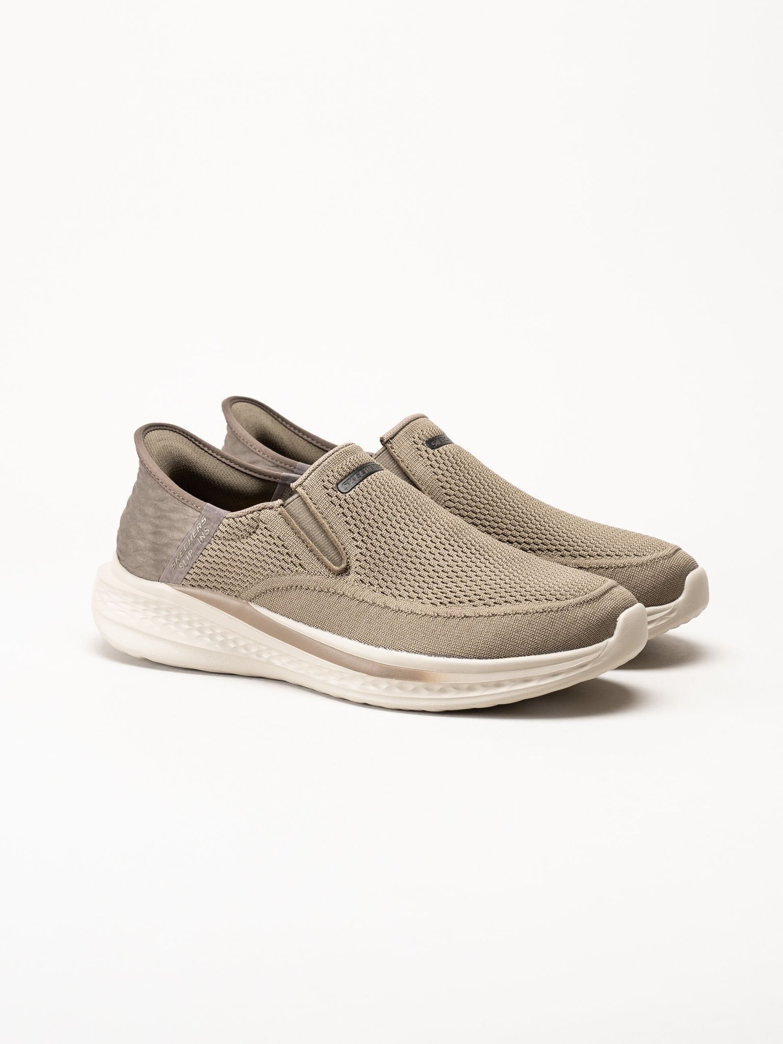 Skechers - Relaxed Fit - Beige slip ins sneakers i mesh