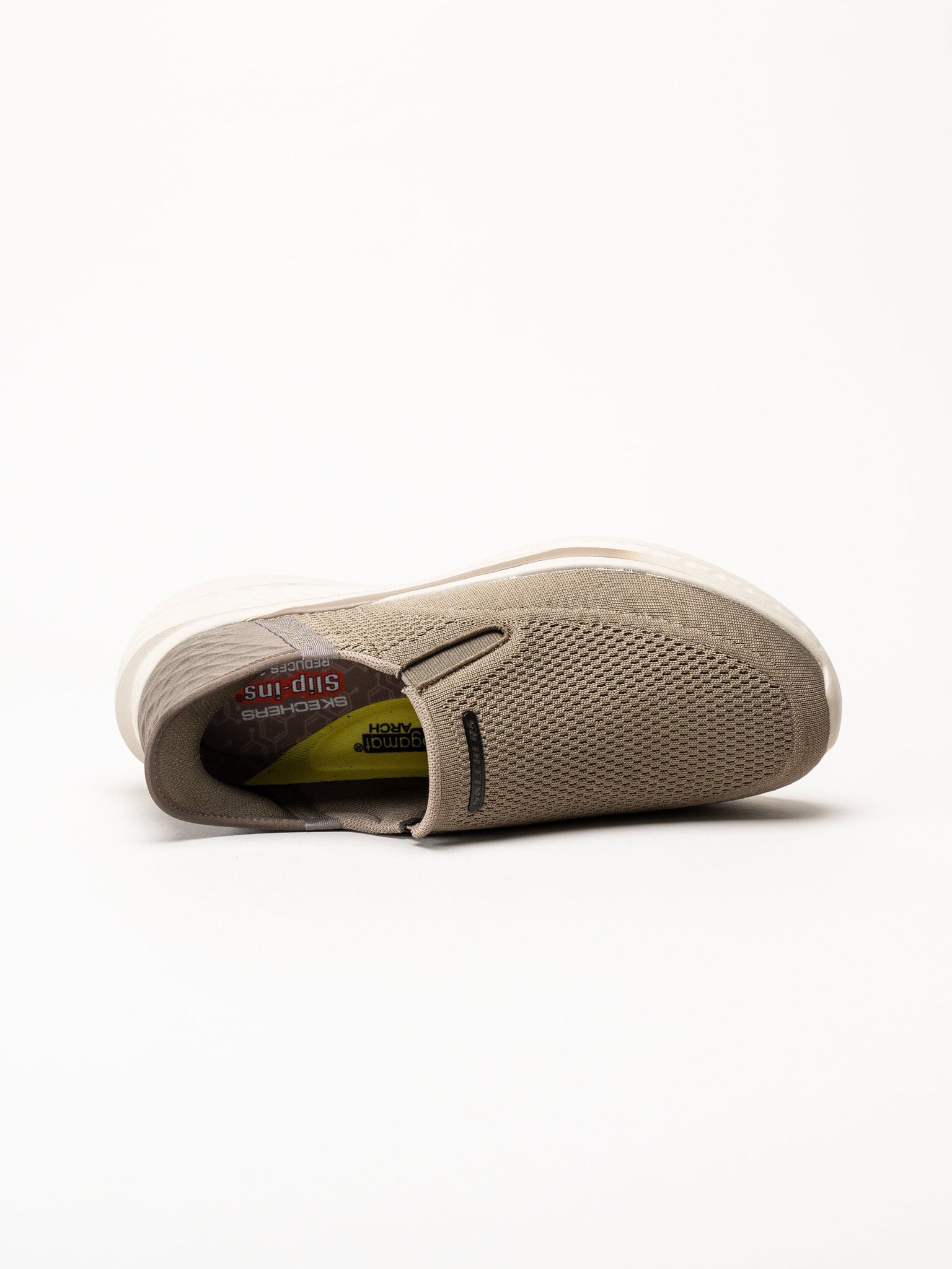 Skechers - Relaxed Fit - Beige slip ins sneakers i mesh