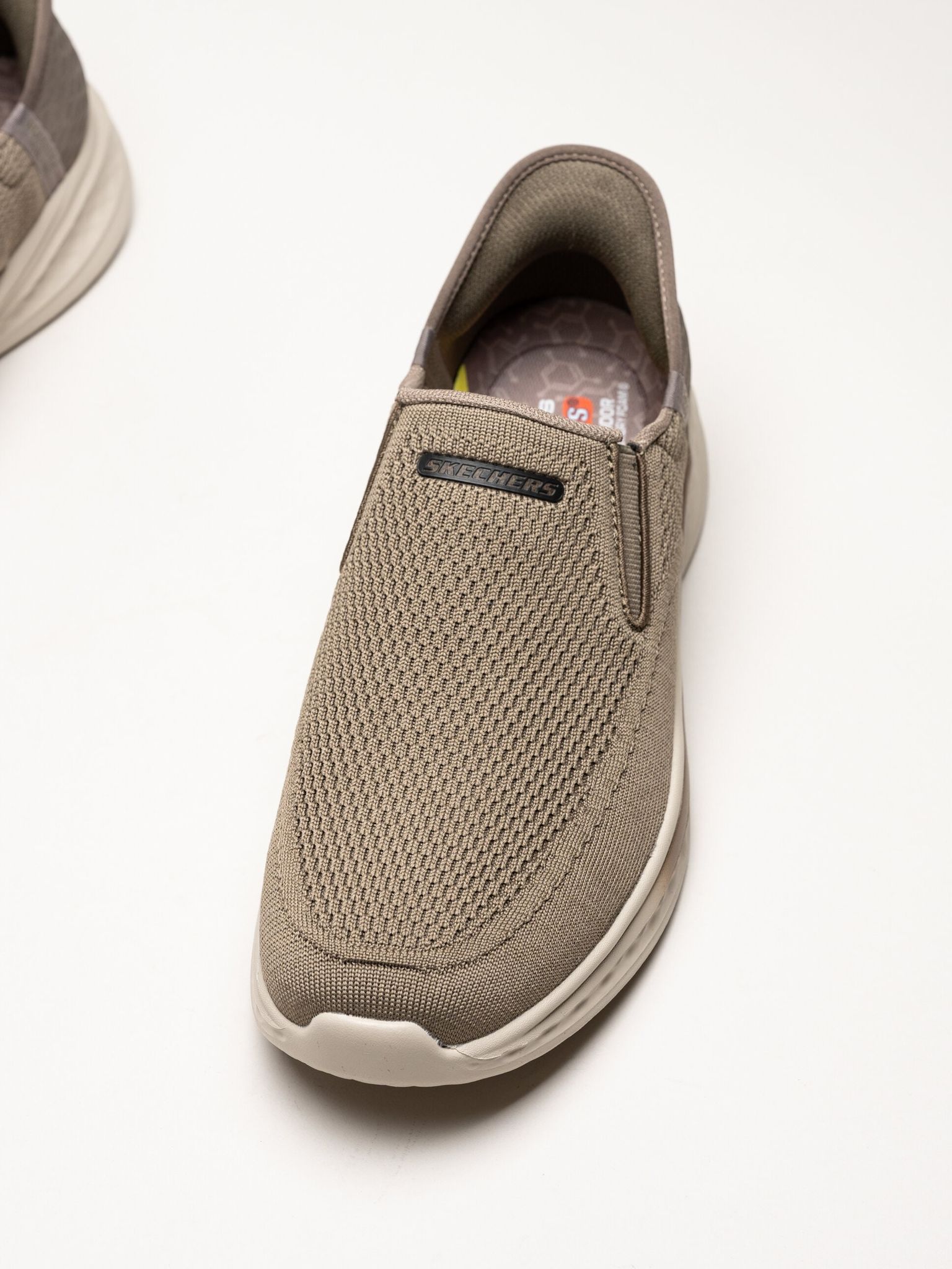 Skechers - Relaxed Fit - Beige slip ins sneakers i mesh