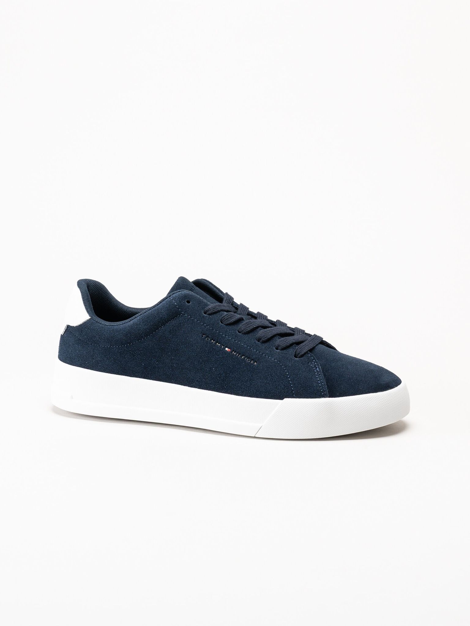 Tommy Hilfiger - TH Court Core Suede - Mörkblåa sneakers i mocka
