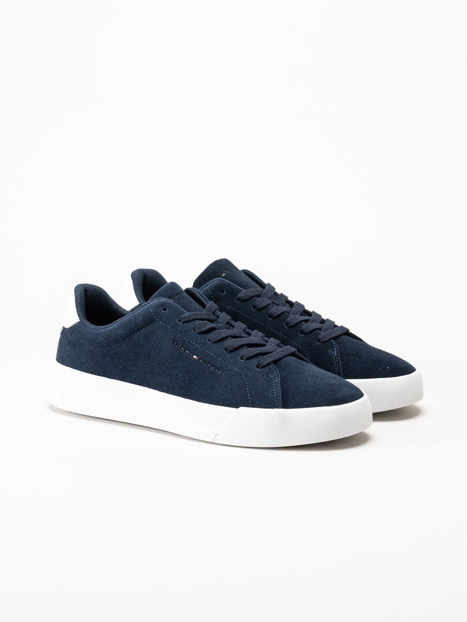 Tommy Hilfiger - TH Court Core Suede - Mörkblåa sneakers i mocka