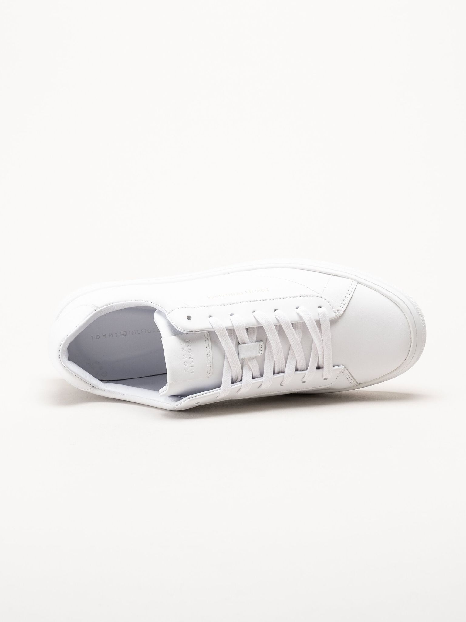 Tommy Hilfiger - Premium Dress Cupsole - Vita sneakers i skinn