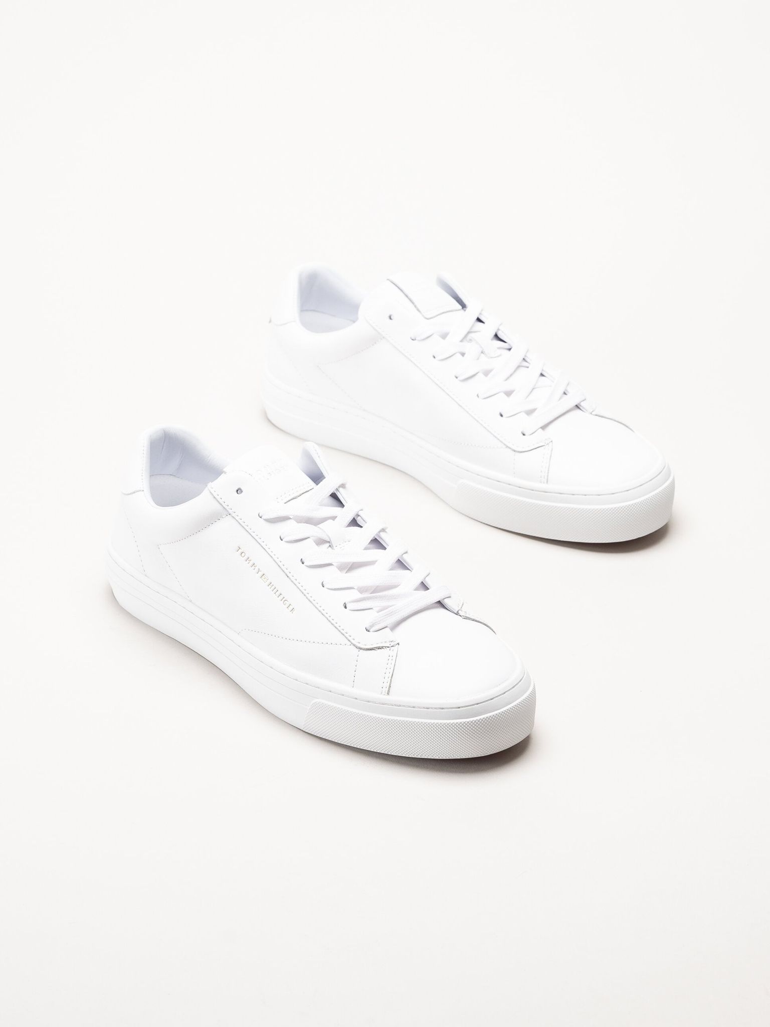Tommy Hilfiger - Premium Dress Cupsole - Vita sneakers i skinn