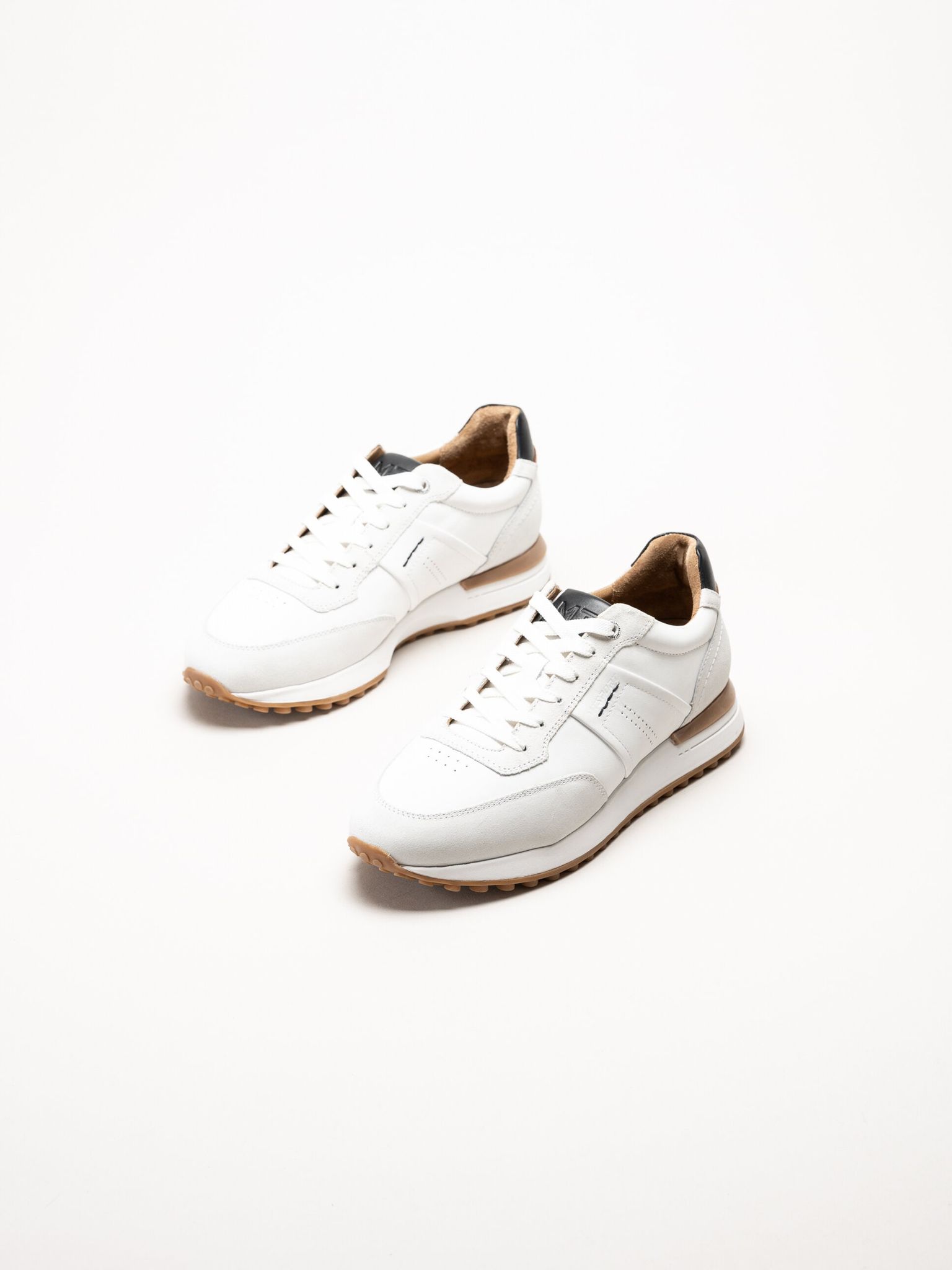 Marco Tozzi - MT Sport - Vita sneakers i skinn och mocka