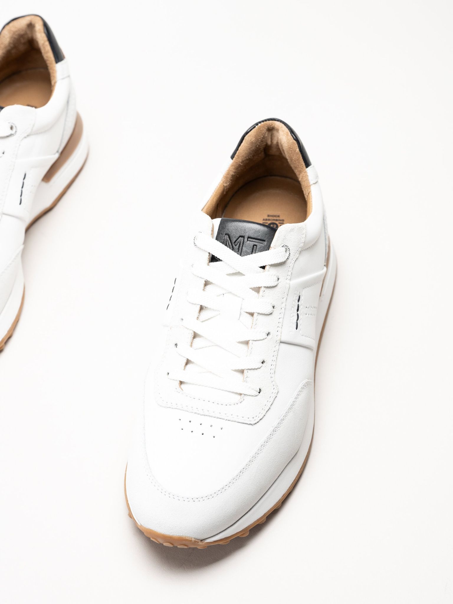 Marco Tozzi - MT Sport - Vita sneakers i skinn och mocka