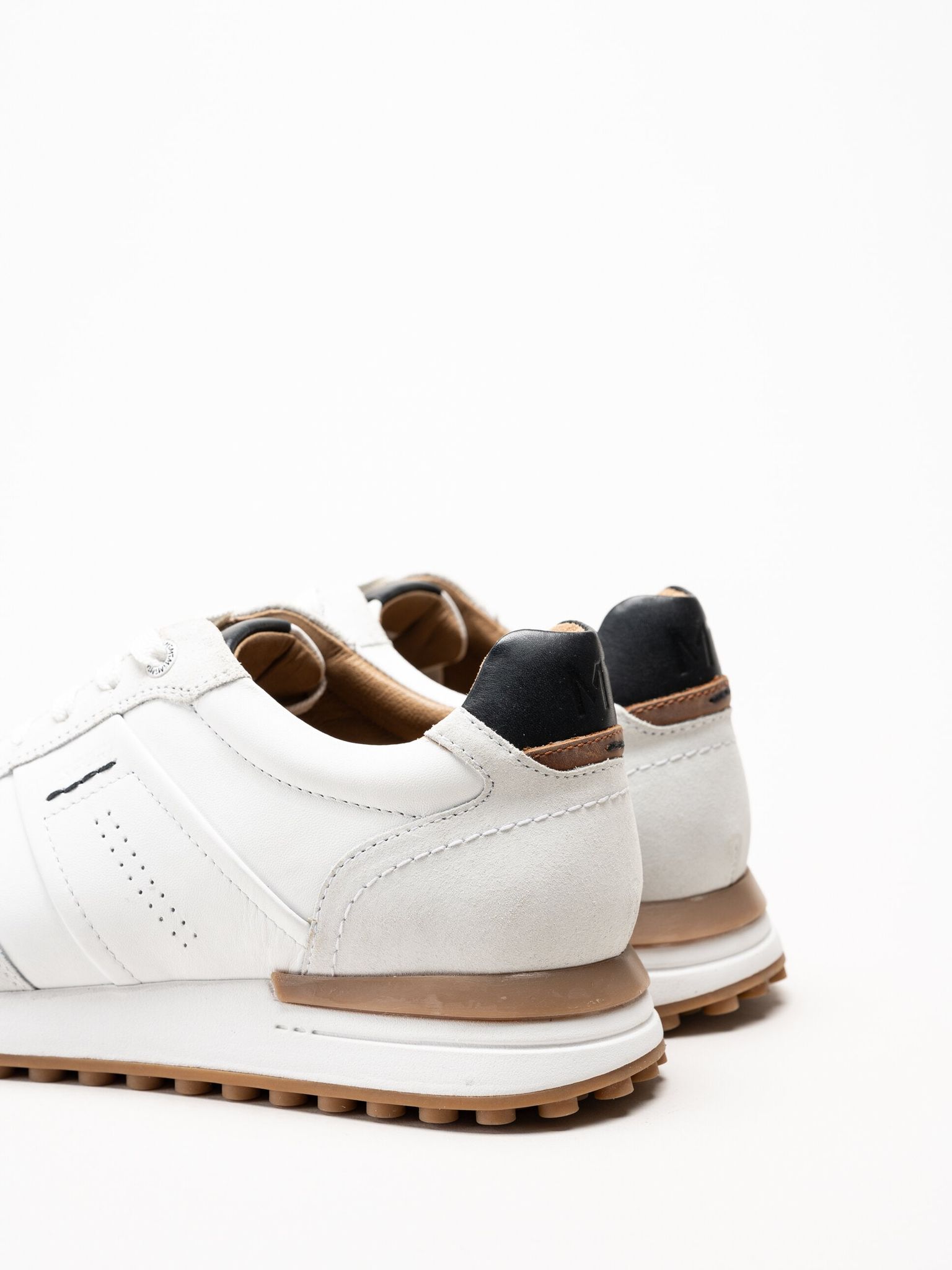 Marco Tozzi - MT Sport - Vita sneakers i skinn och mocka
