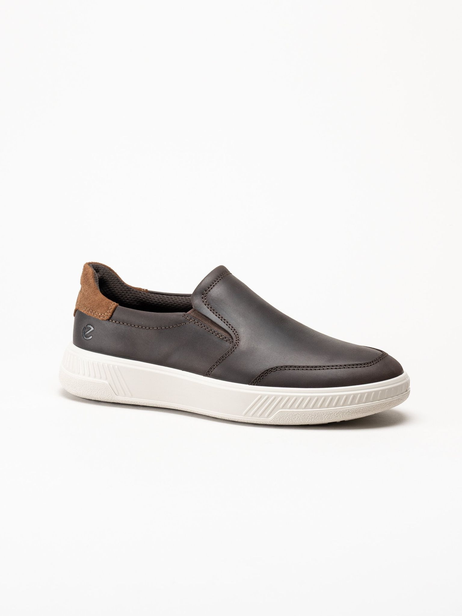 Ecco - Move - Mörkbruna slip on skor i oljat skinn