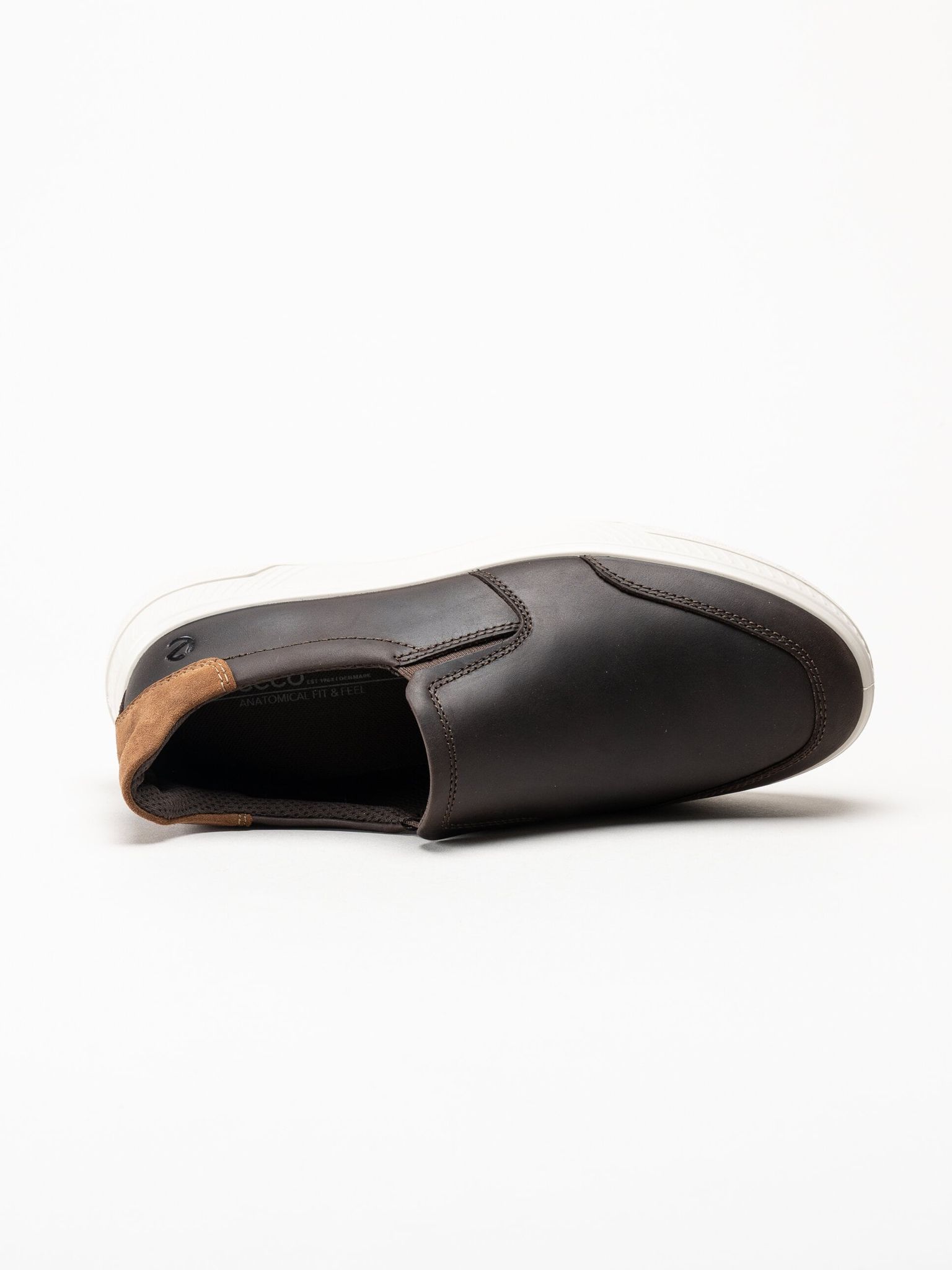 Ecco - Move - Mörkbruna slip on skor i oljat skinn