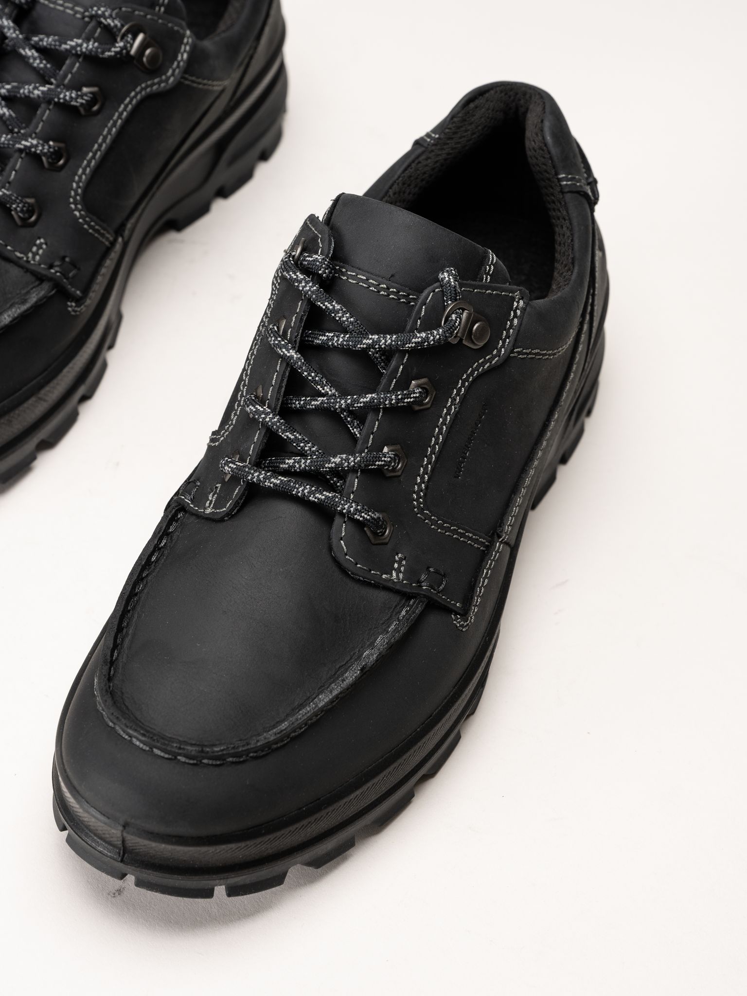 Ecco - Rugged Track - Svarta promenadskor