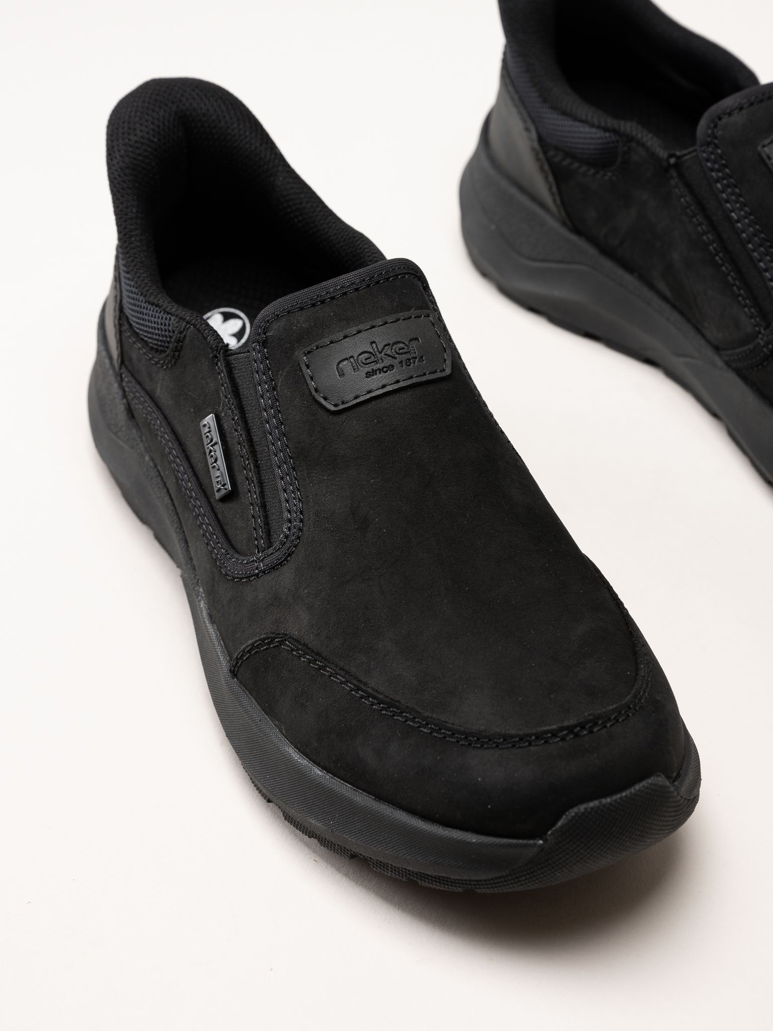 Rieker - Svarta sneakers