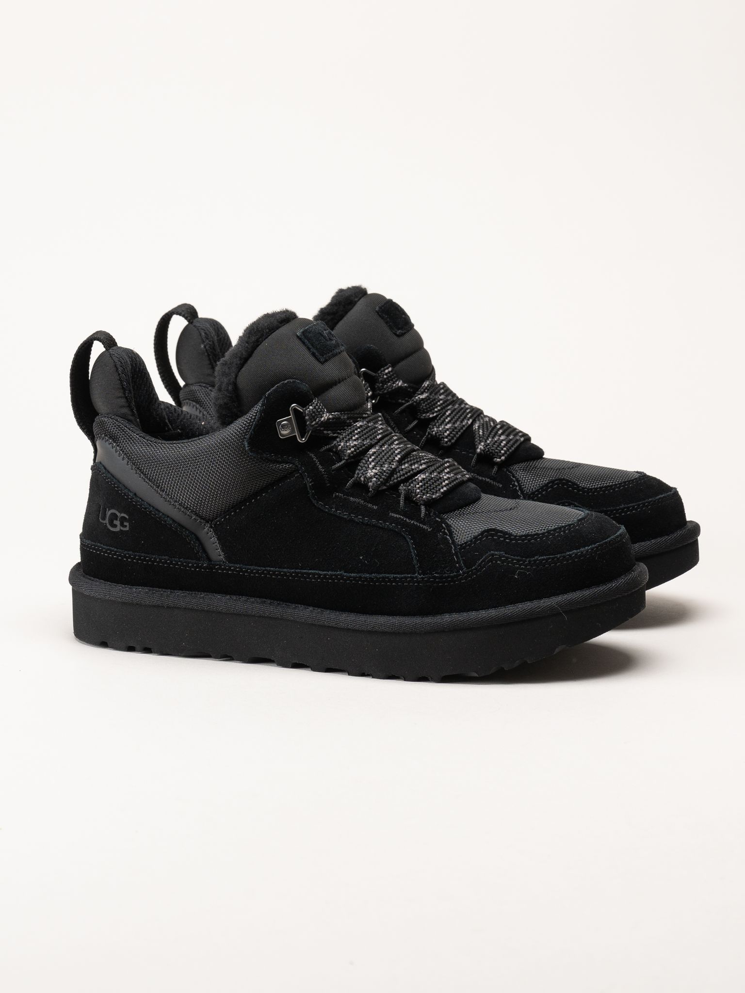 UGG - M Lowmel - Svarta ullfodrade sneakers