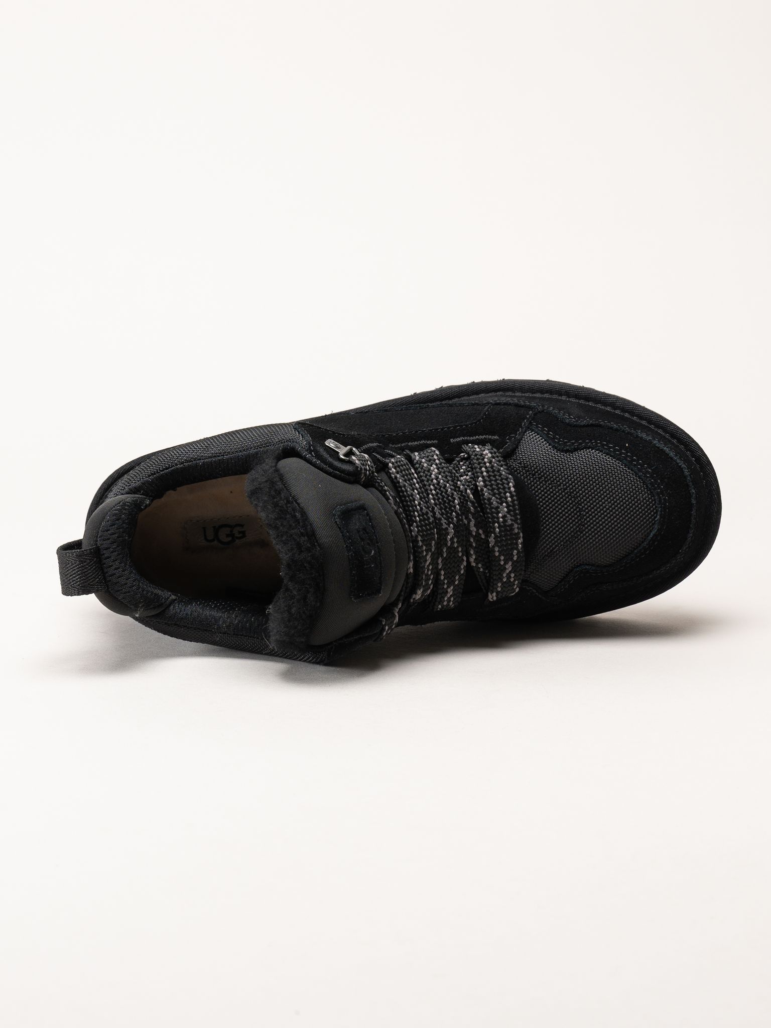 UGG - M Lowmel - Svarta ullfodrade sneakers