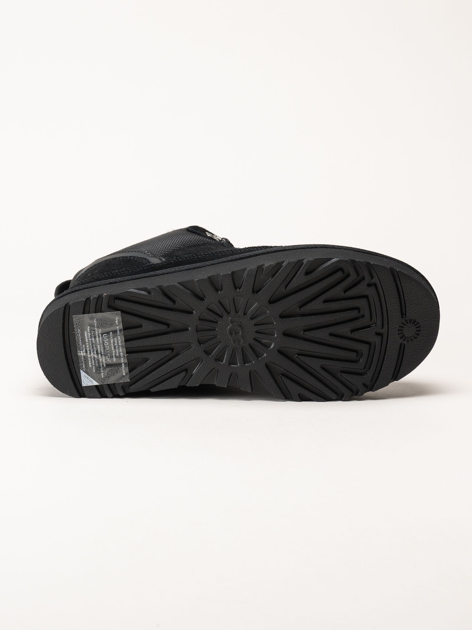 UGG - M Lowmel - Svarta ullfodrade sneakers