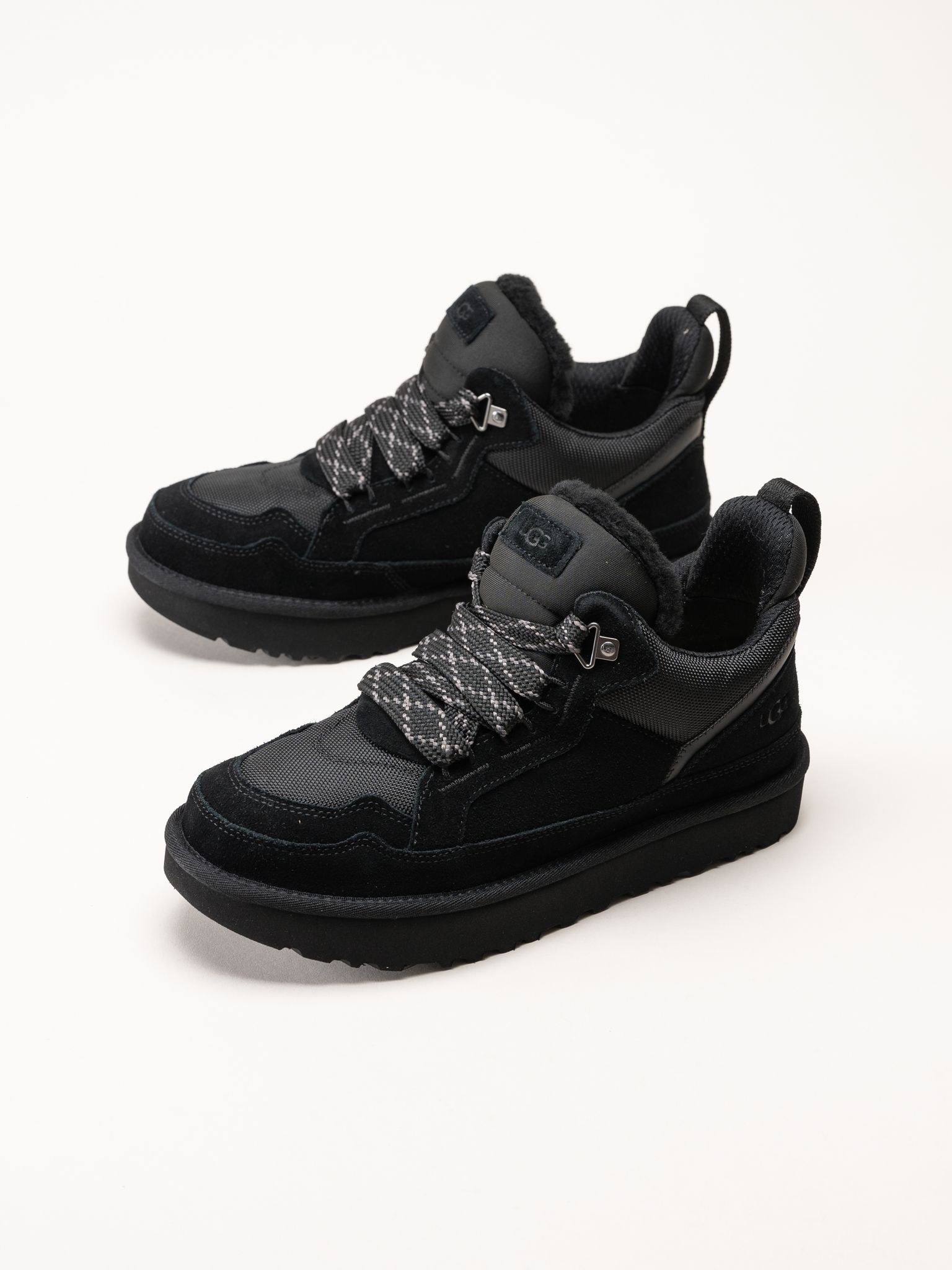 UGG - M Lowmel - Svarta ullfodrade sneakers