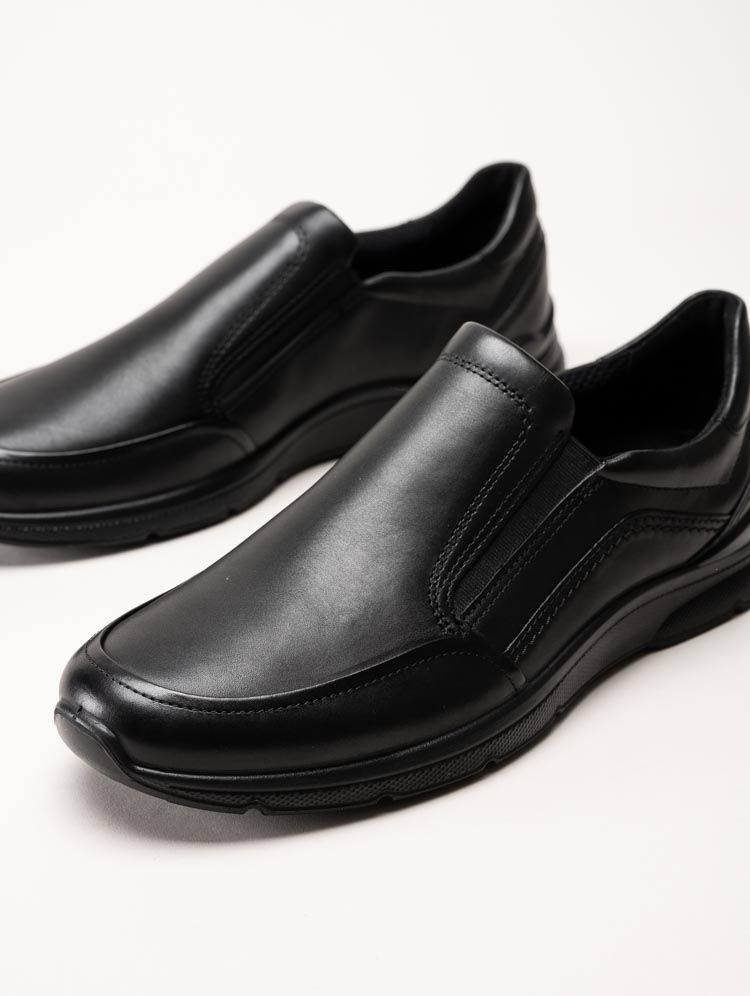 Ecco - Irving - Svarta slip on promenadskor