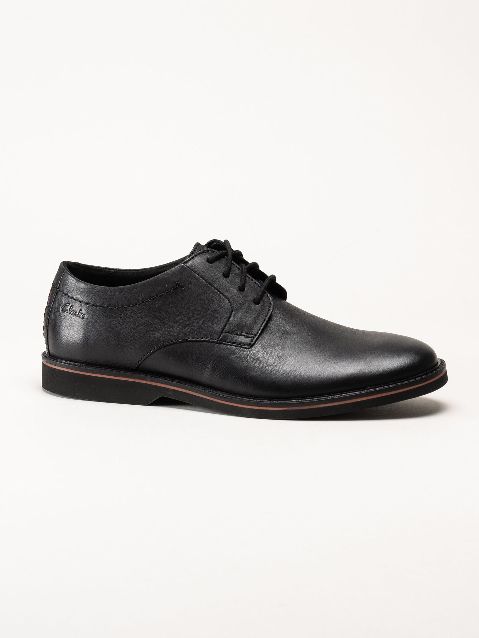 Clarks - Atticus LTLace G - Svarta skinnskor med snörning