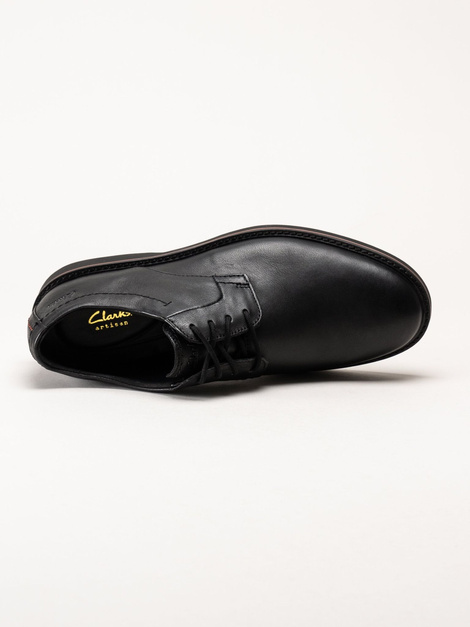 Clarks - Atticus LTLace G - Svarta skinnskor med snörning