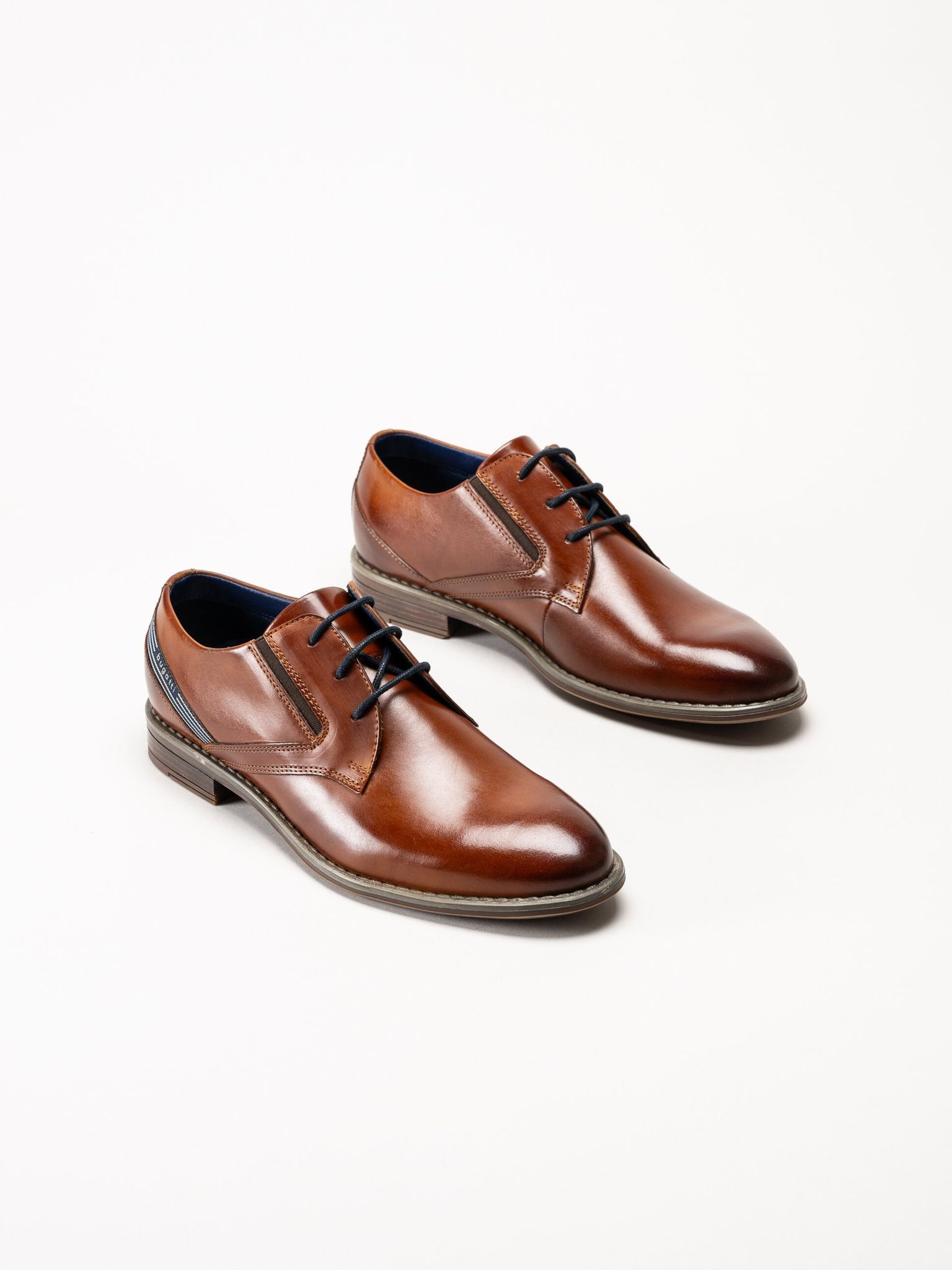 Bugatti - Amros - Ljusbruna snörskor i skinn